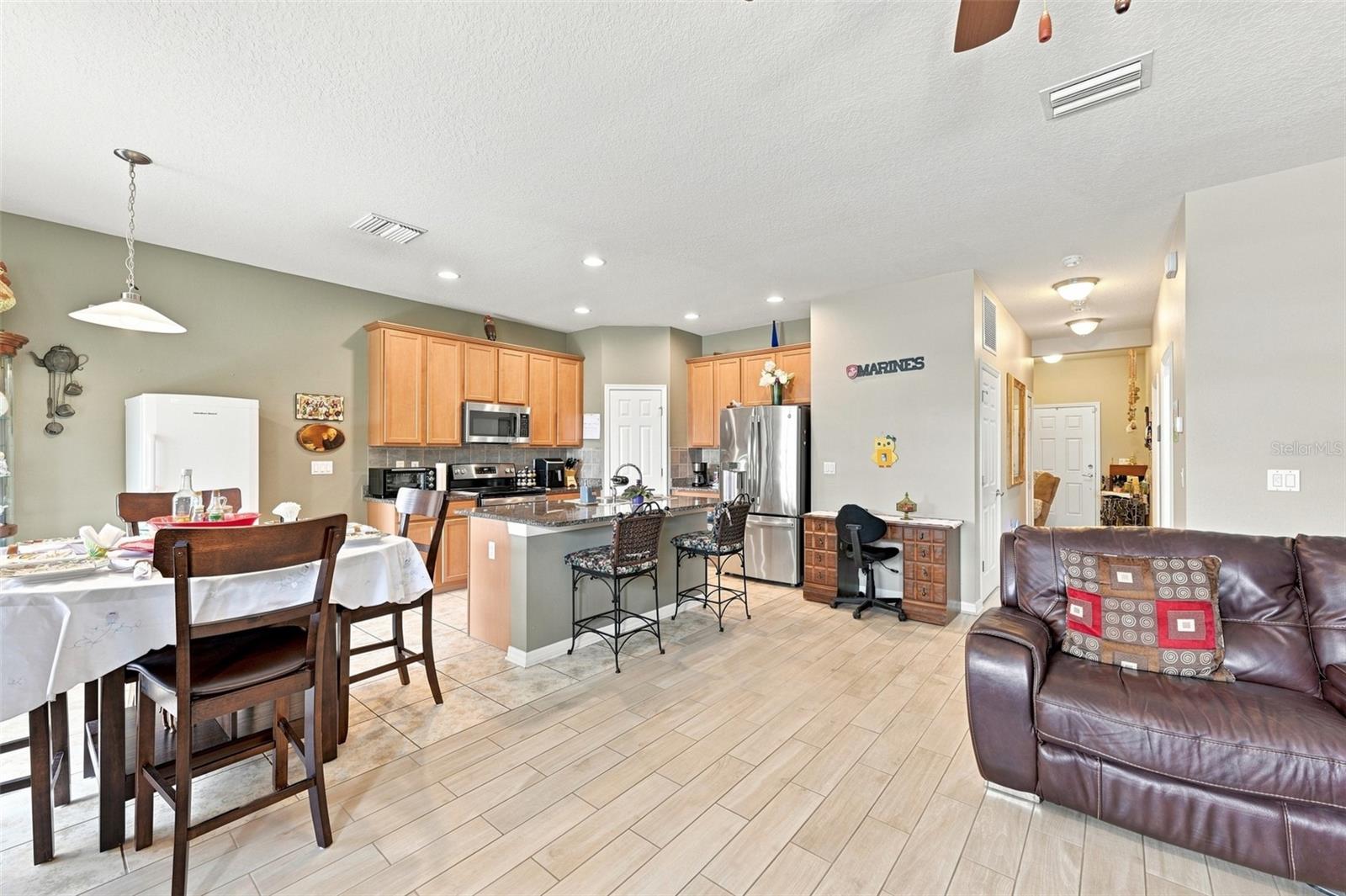 803 PARKER DEN DR