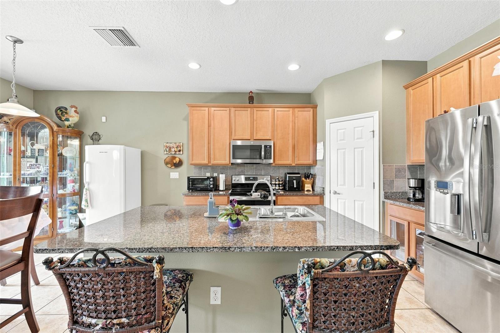 803 PARKER DEN DR