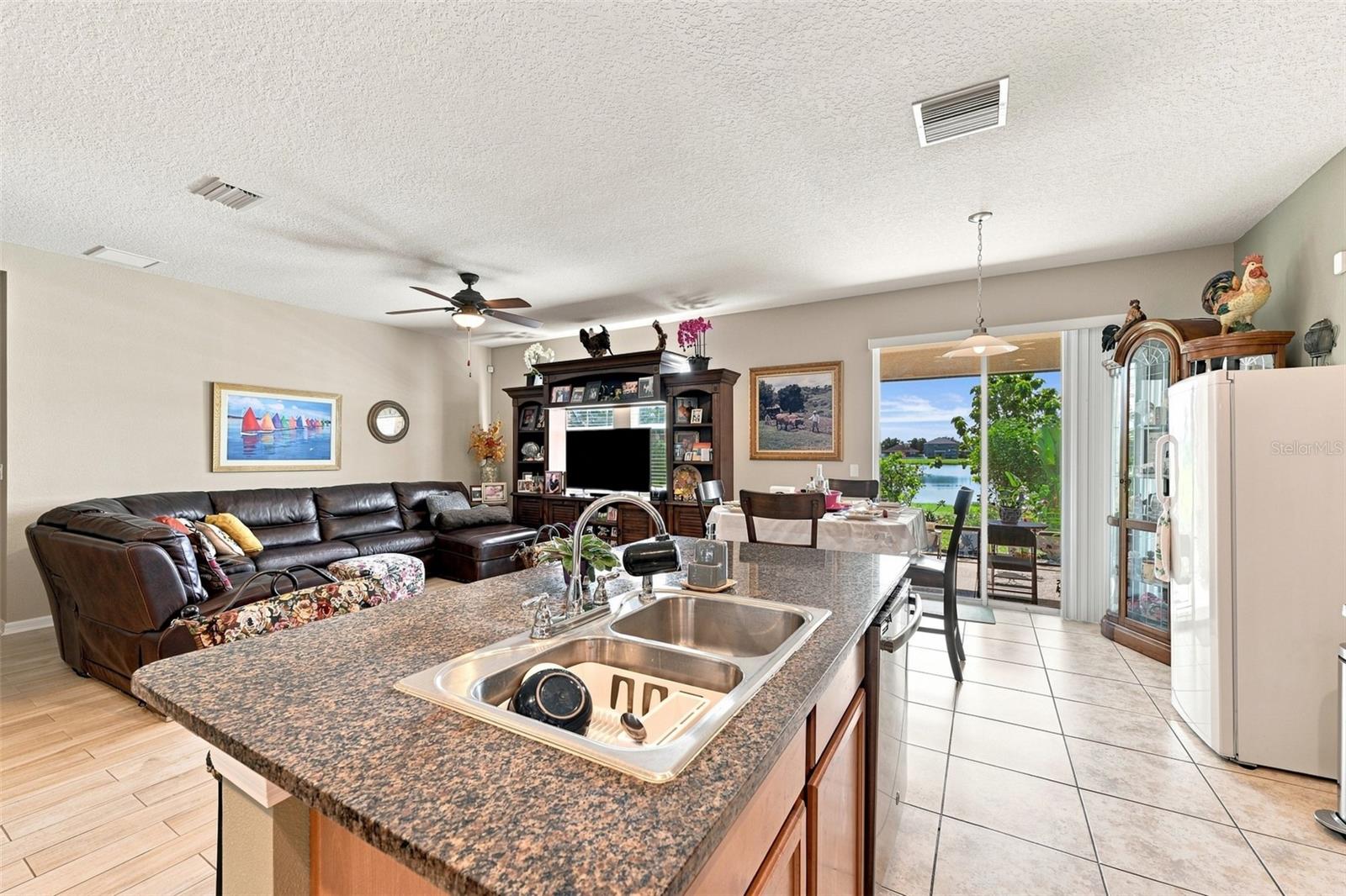 803 PARKER DEN DR