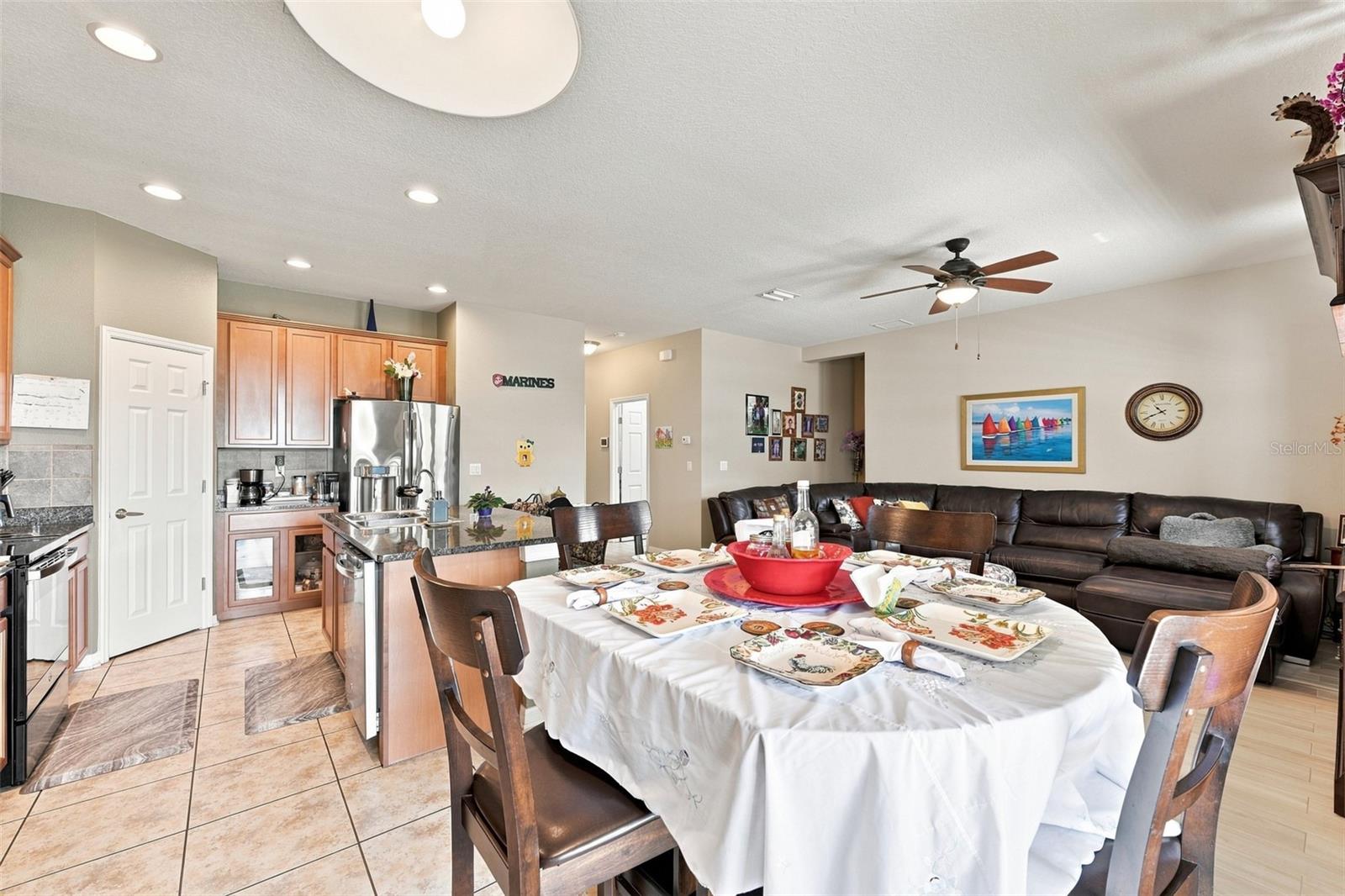 803 PARKER DEN DR