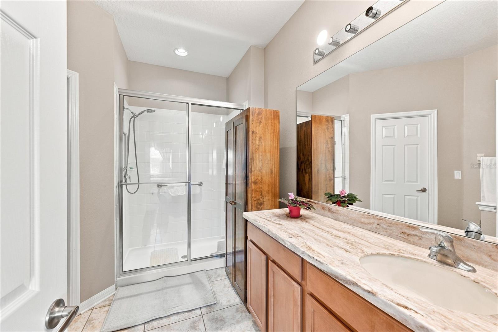 803 PARKER DEN DR