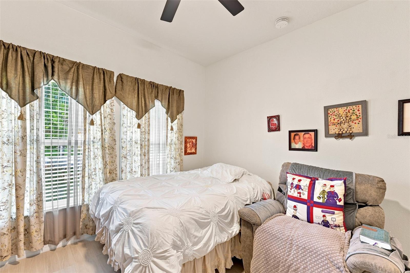 803 PARKER DEN DR