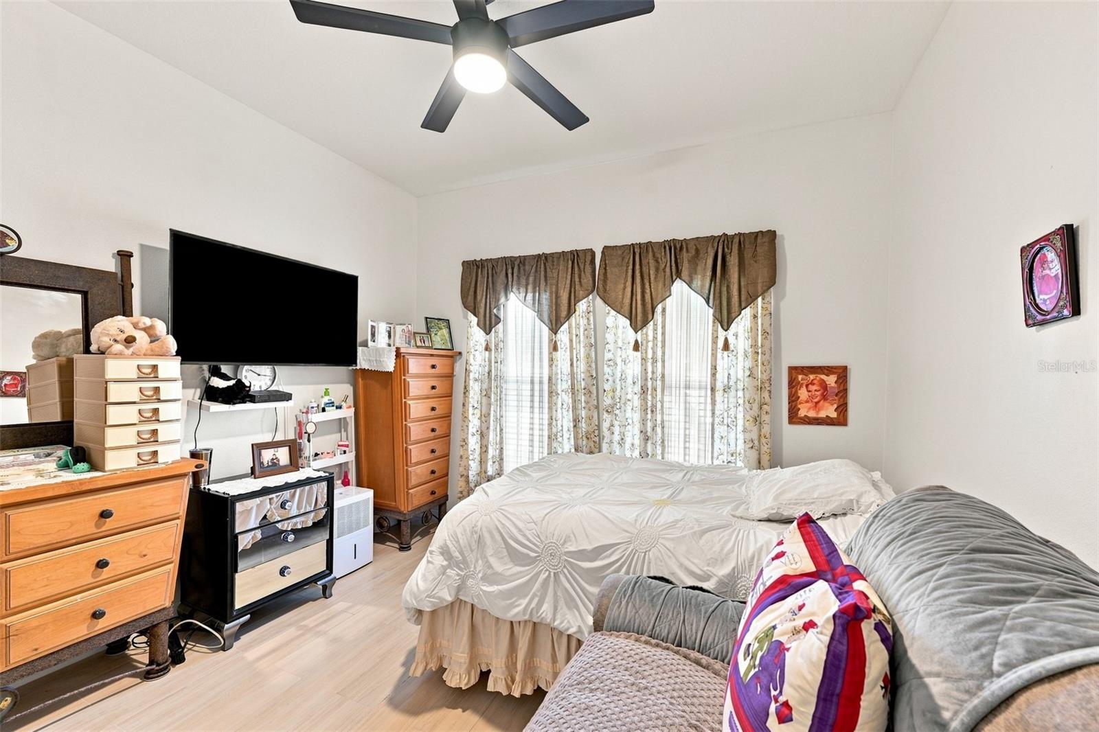 803 PARKER DEN DR