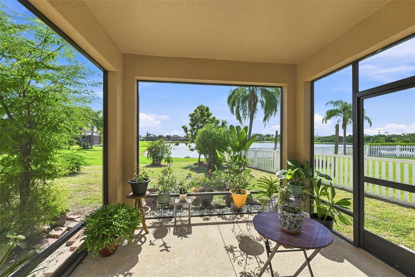 803 PARKER DEN DR