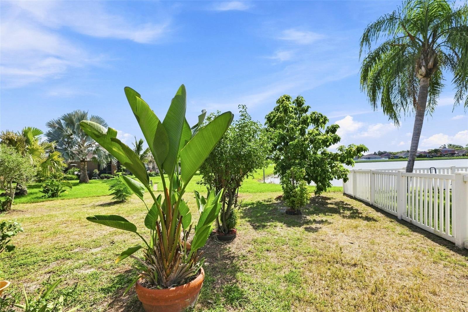 803 PARKER DEN DR