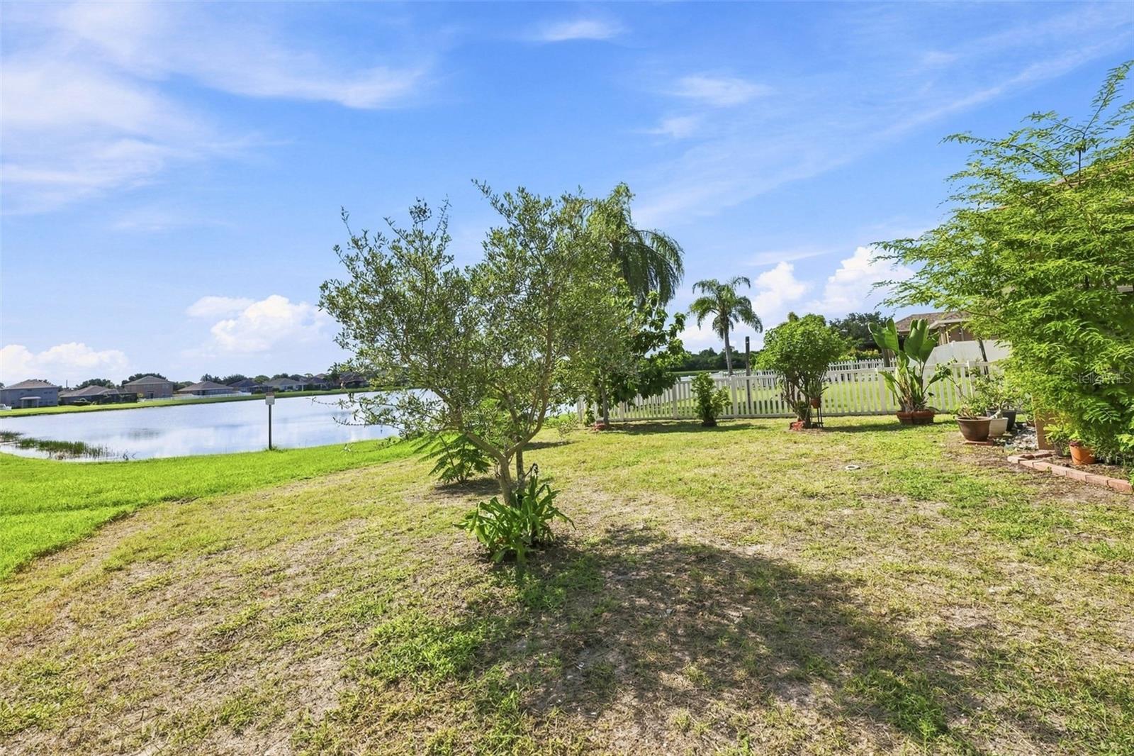 803 PARKER DEN DR