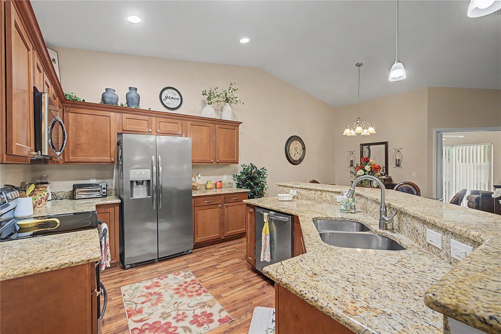 6783 BASSWOOD CIR