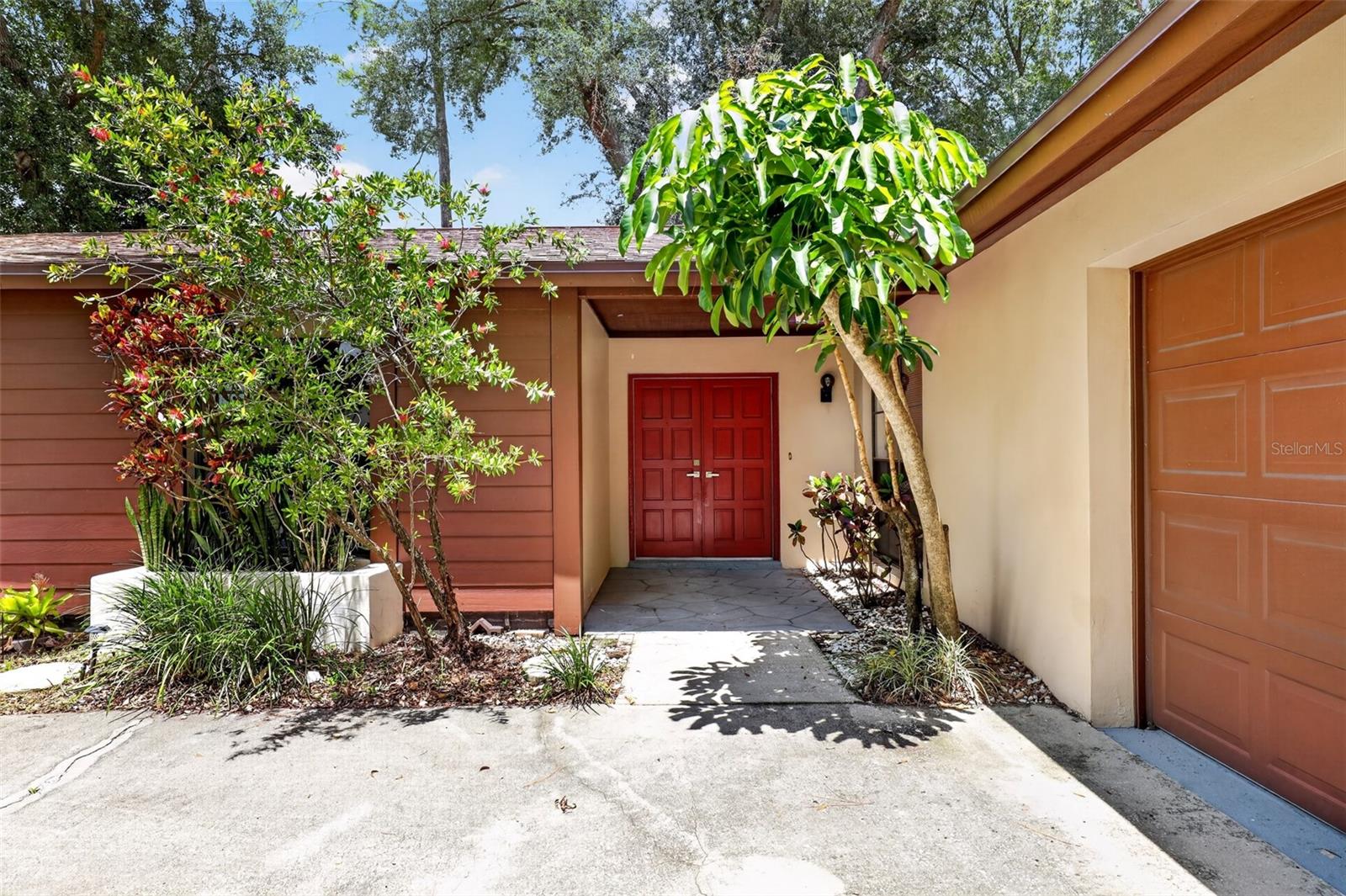 4015 DELLBROOK DR