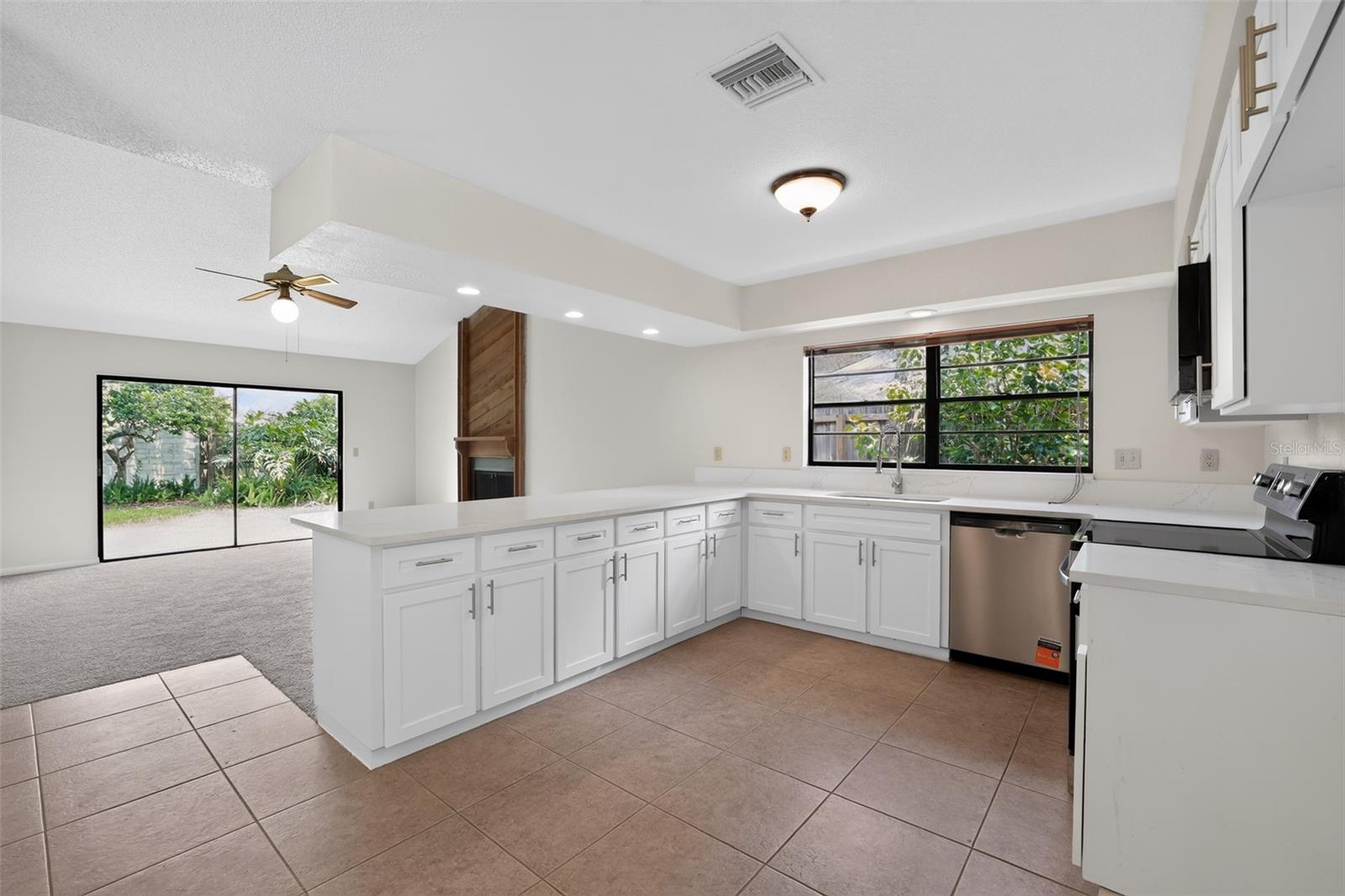 4015 DELLBROOK DR