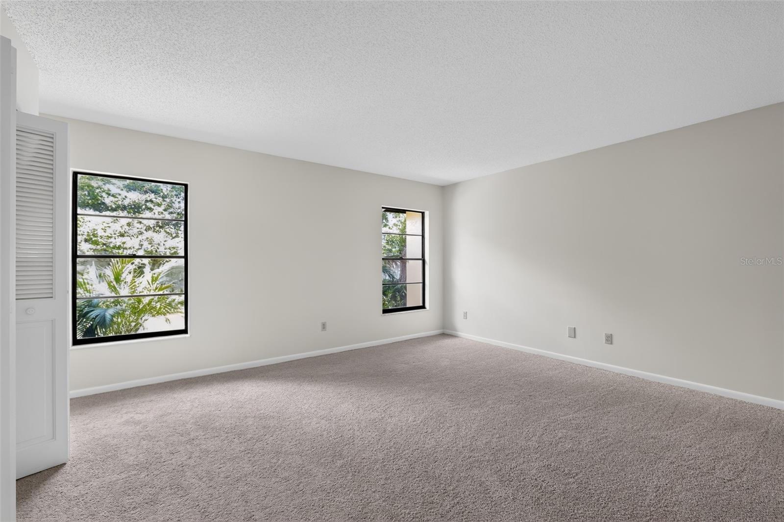4015 DELLBROOK DR