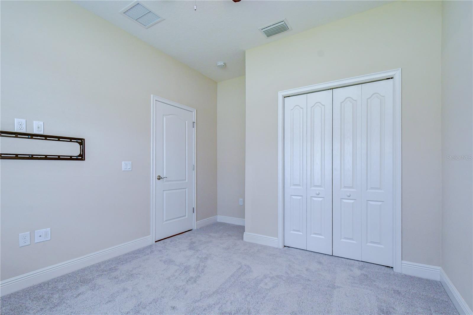 826 VINO VERDE CIR