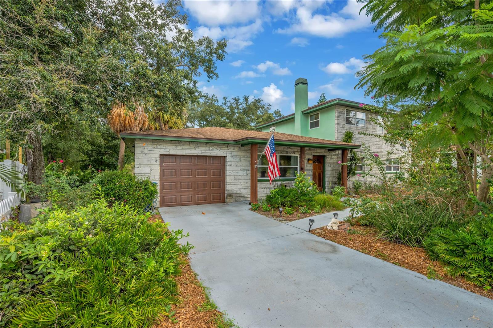 1708 WOODBINE DR