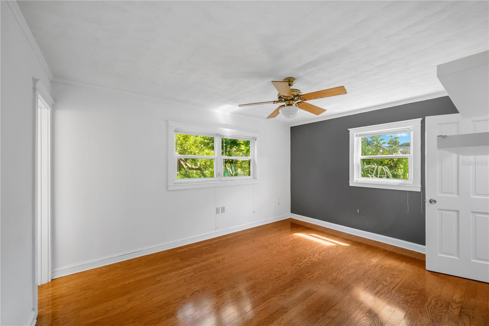 1708 WOODBINE DR