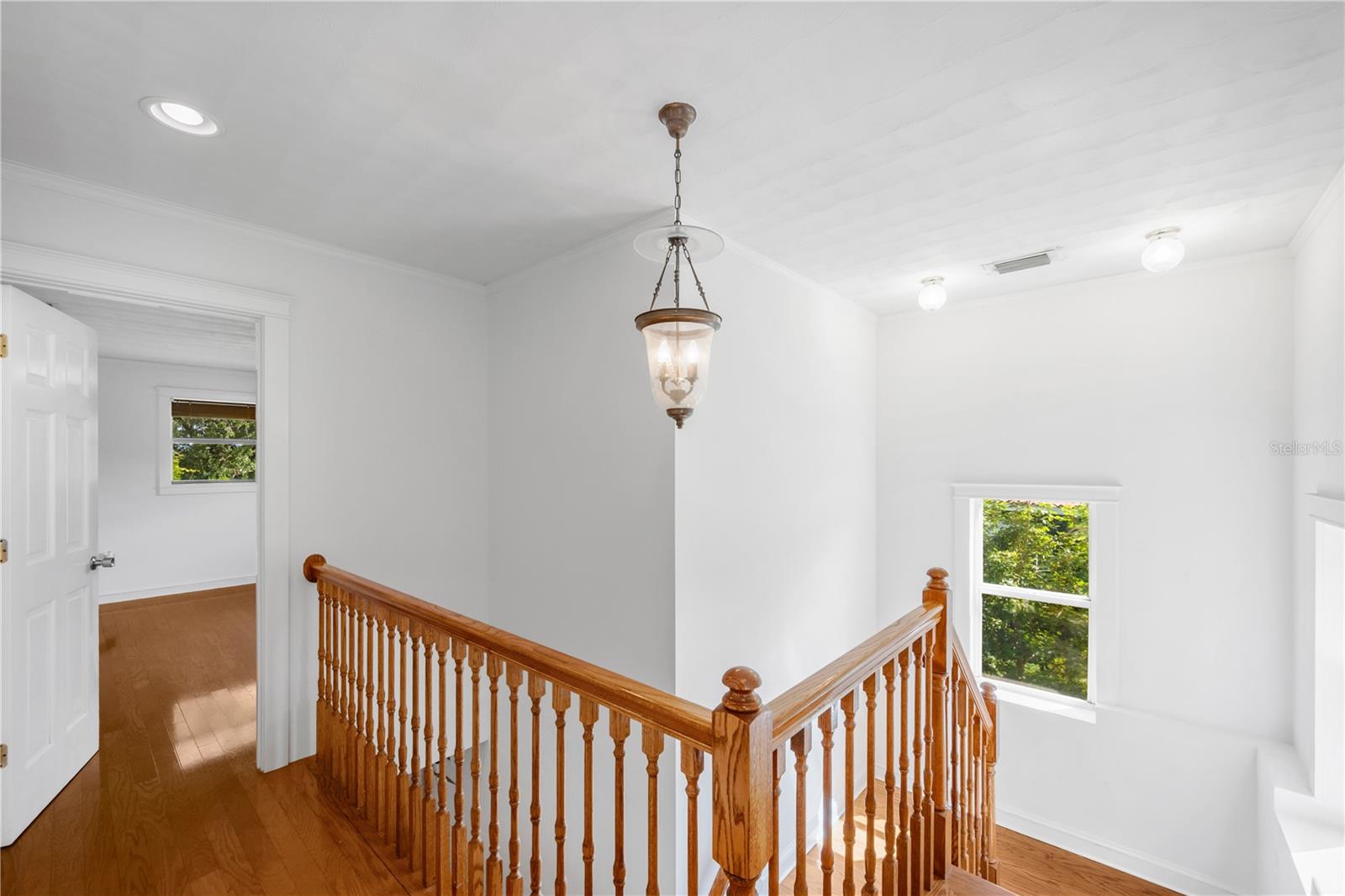 1708 WOODBINE DR