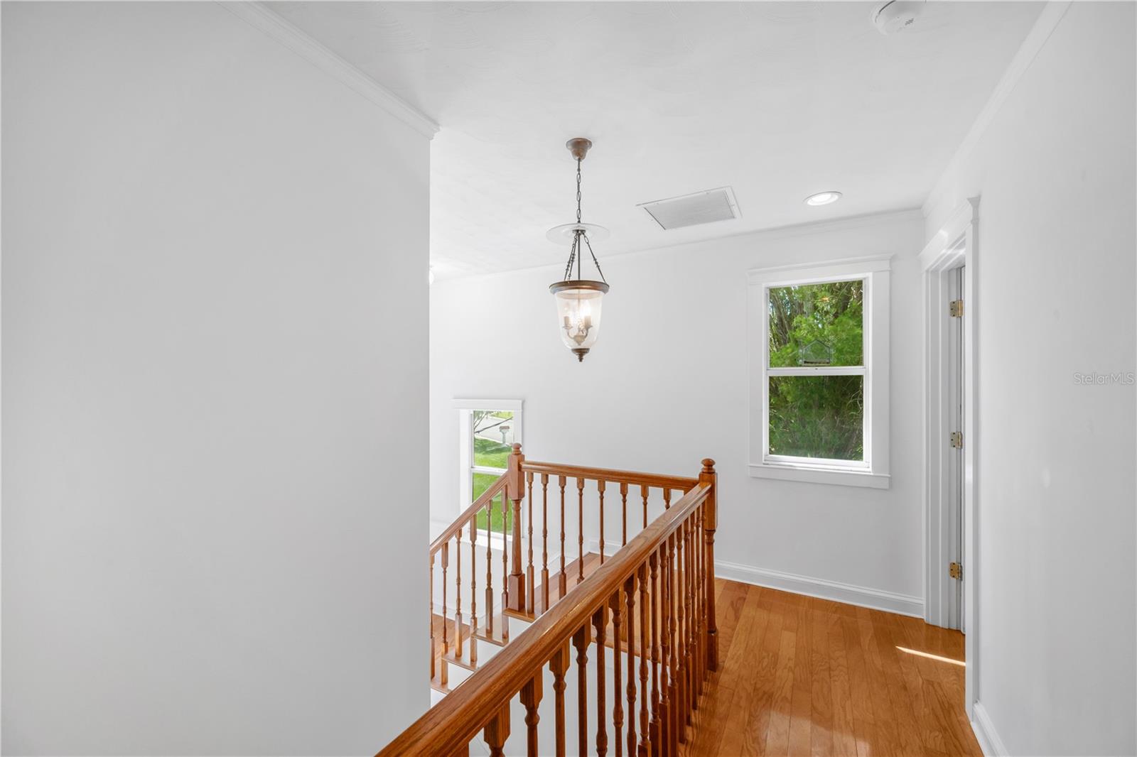 1708 WOODBINE DR