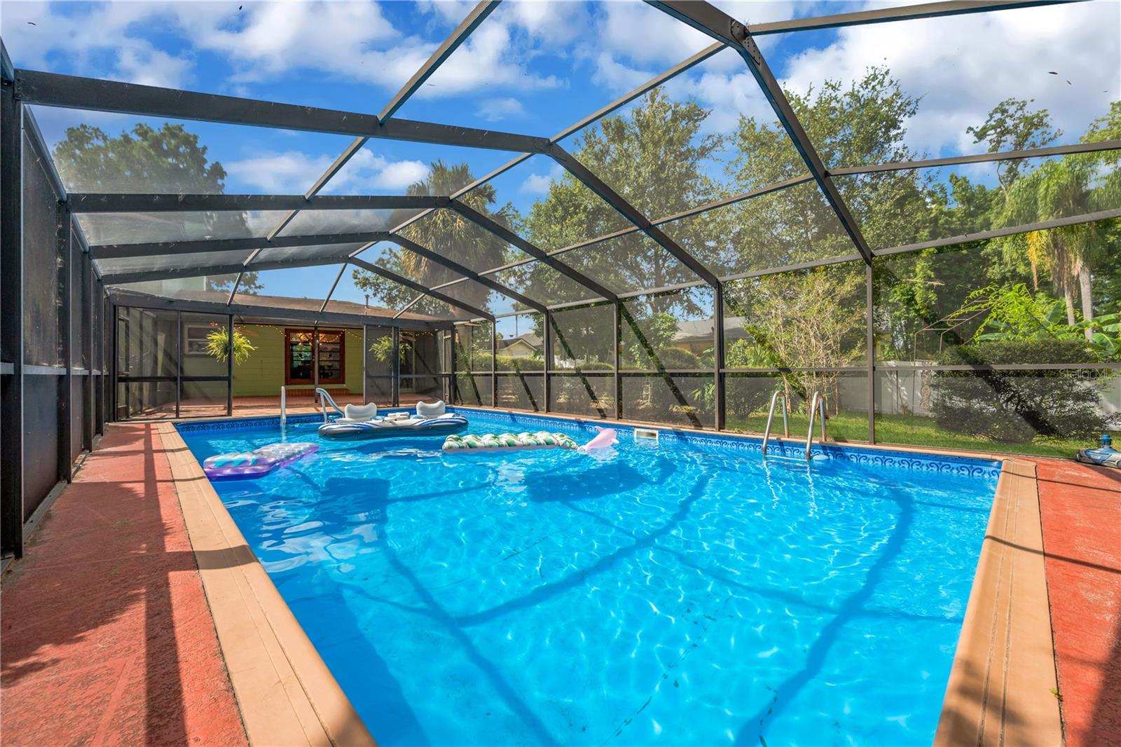 1708 WOODBINE DR