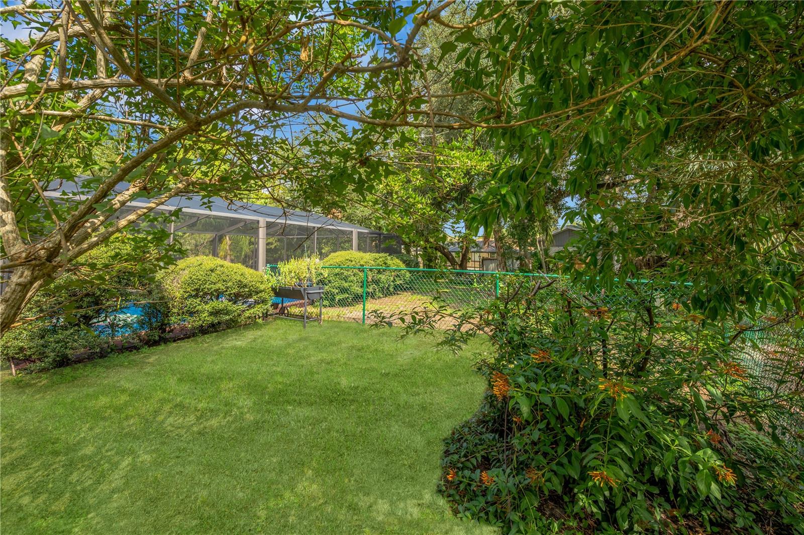 1708 WOODBINE DR