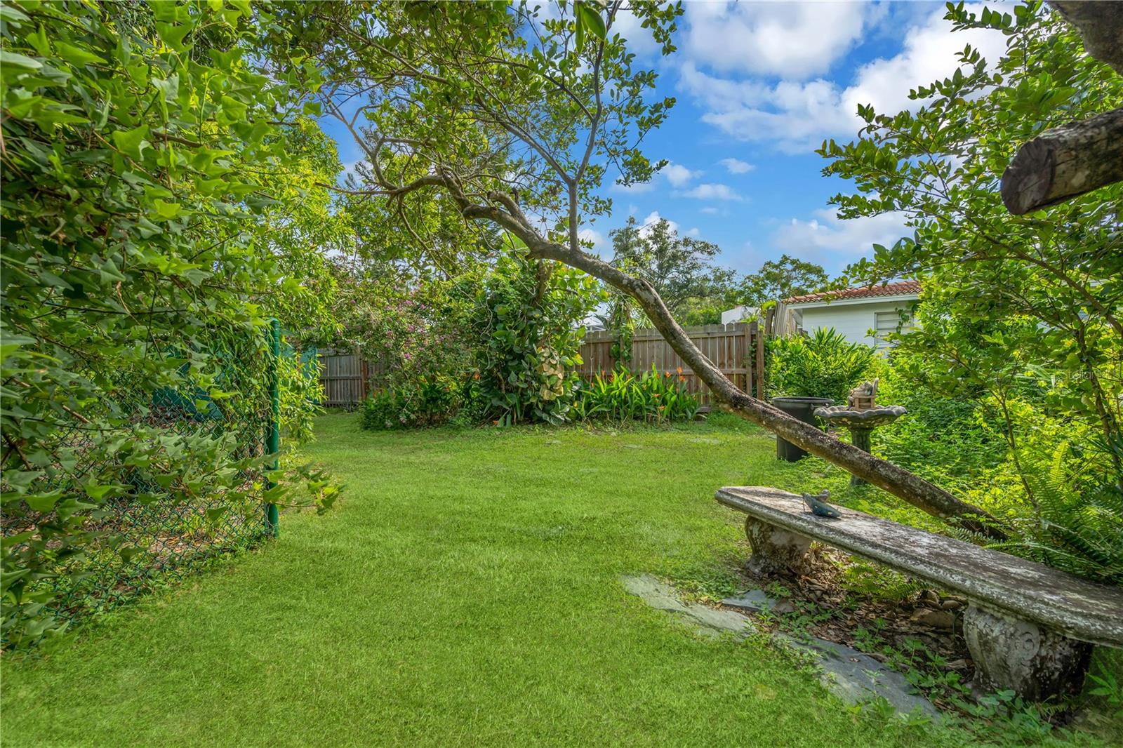 1708 WOODBINE DR
