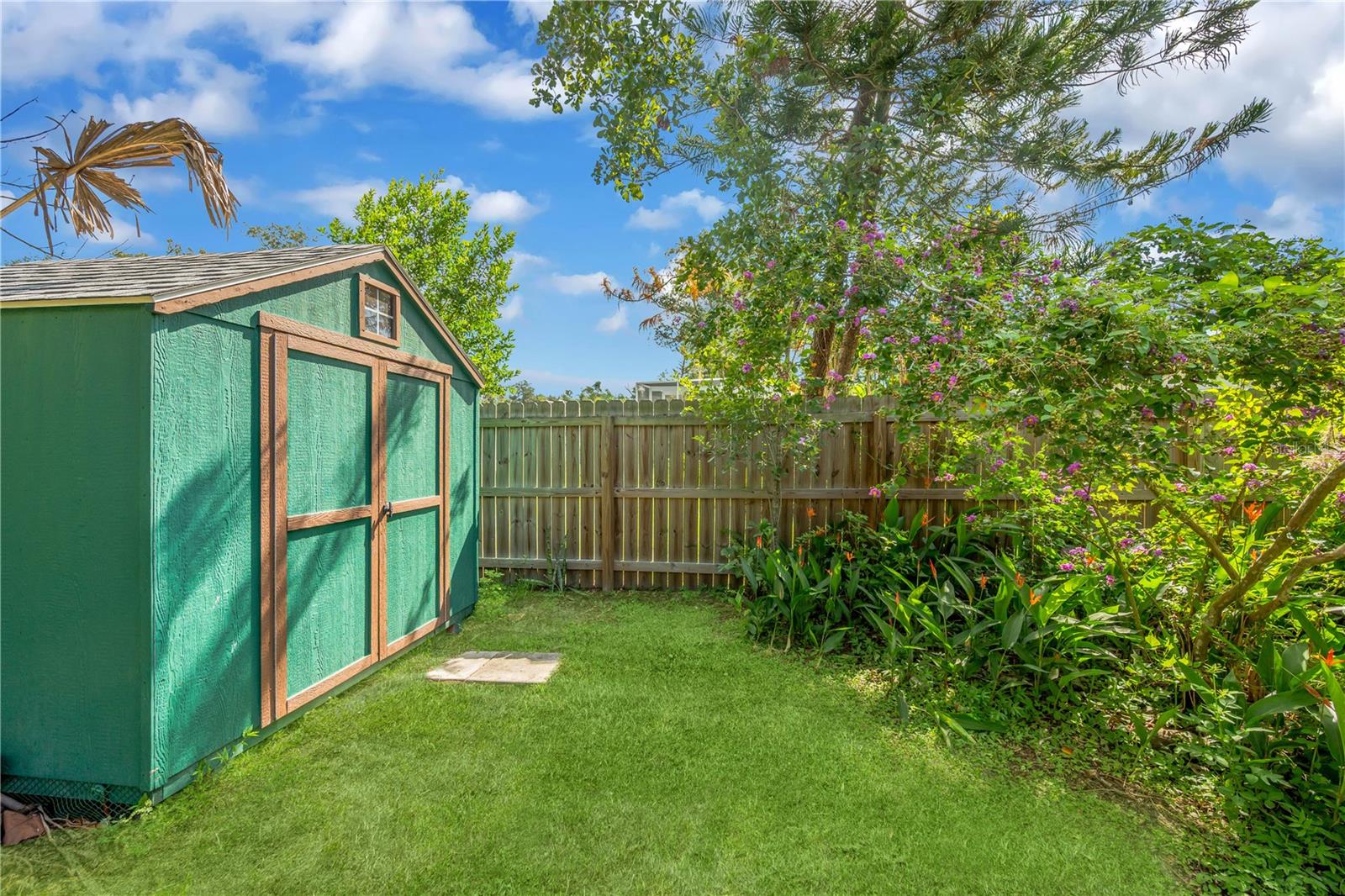 1708 WOODBINE DR