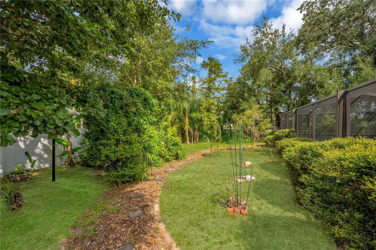 1708 WOODBINE DR