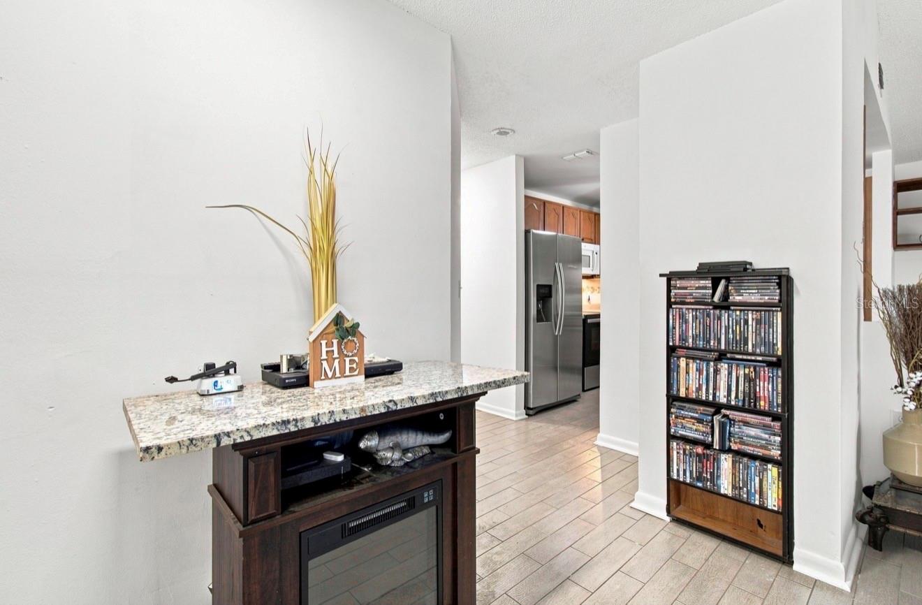 1932 GREGORY DR