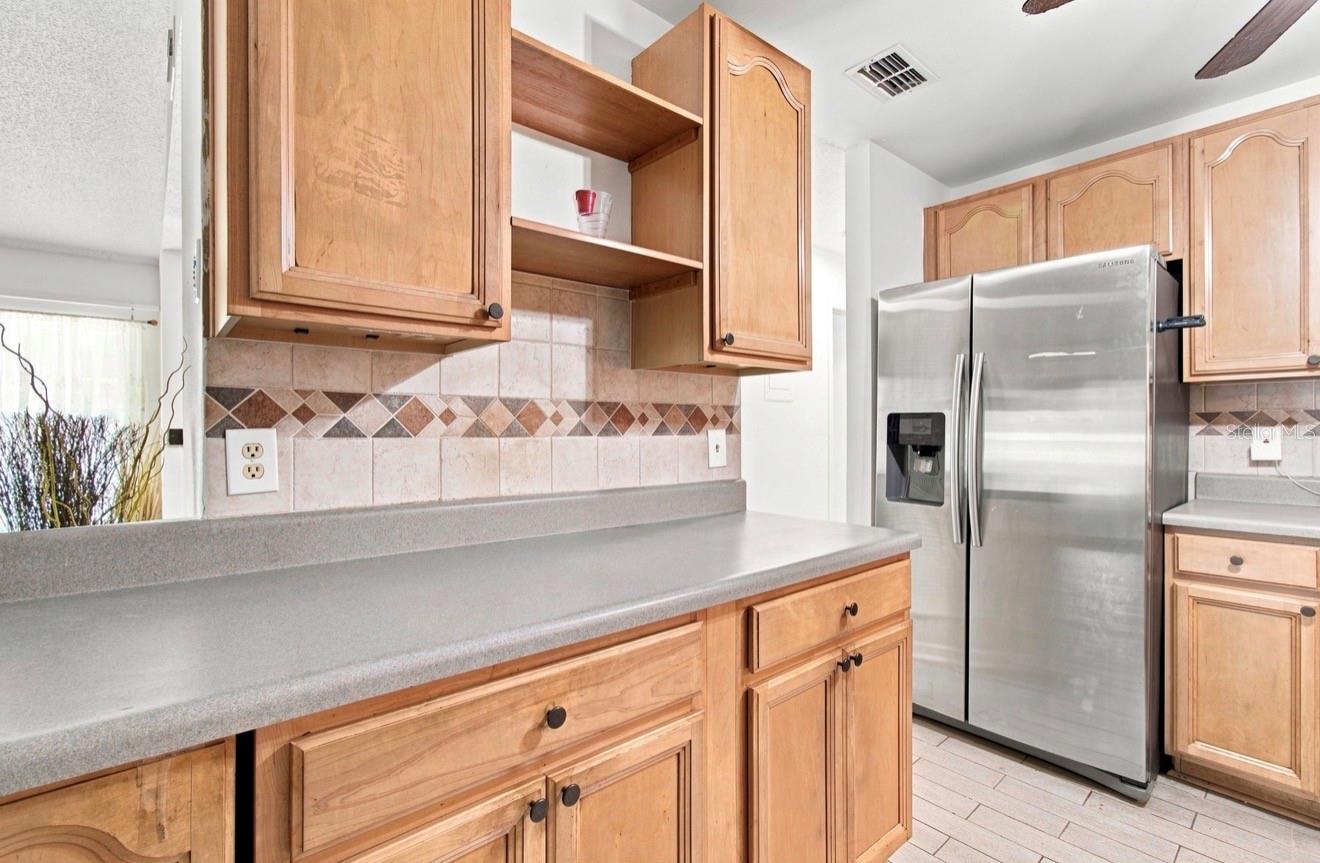 1932 GREGORY DR