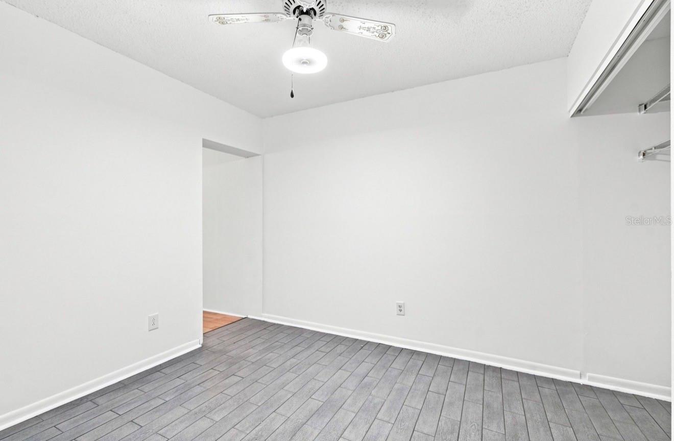 1932 GREGORY DR