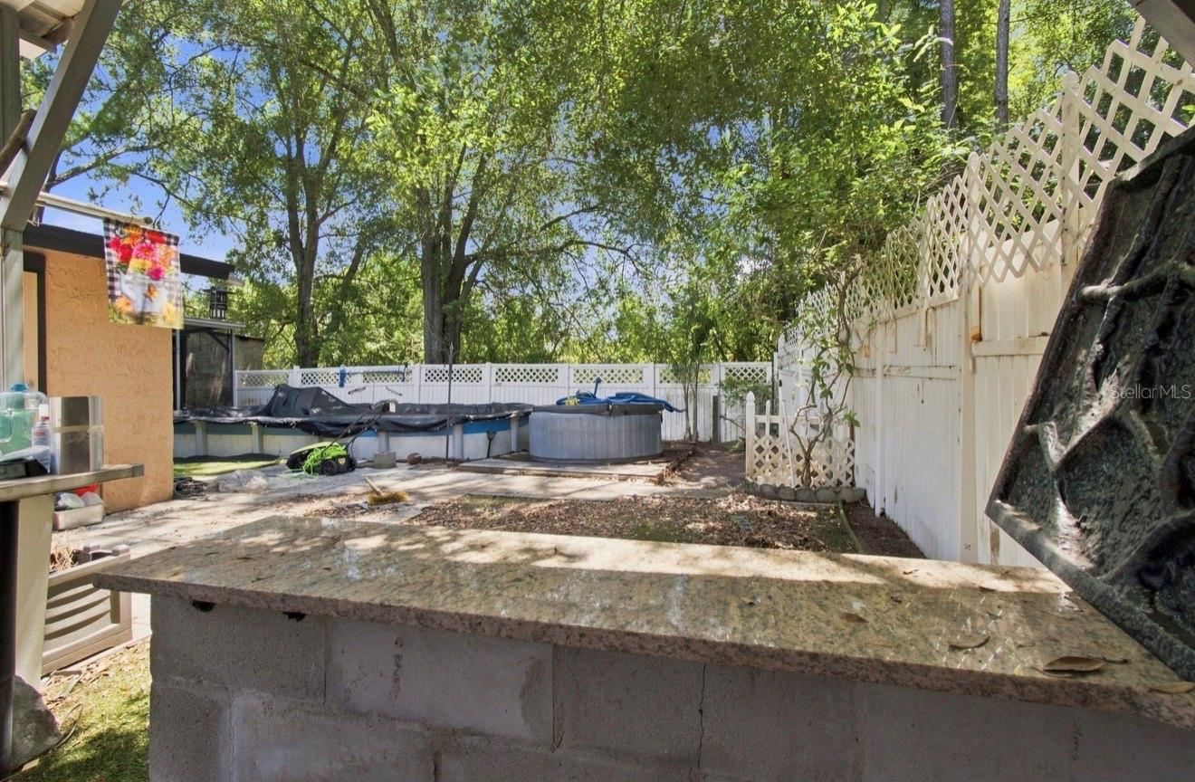 1932 GREGORY DR
