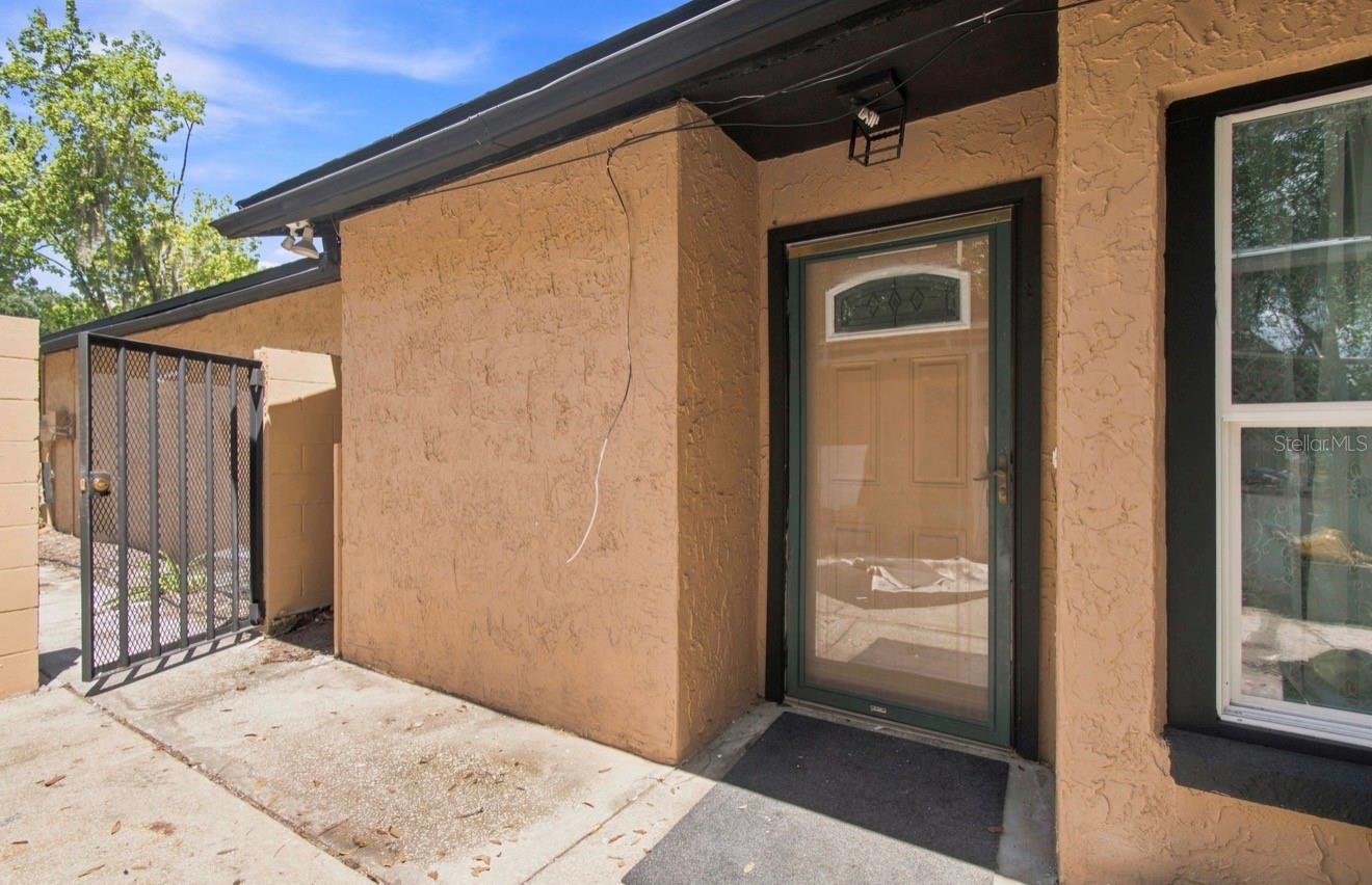 1932 GREGORY DR