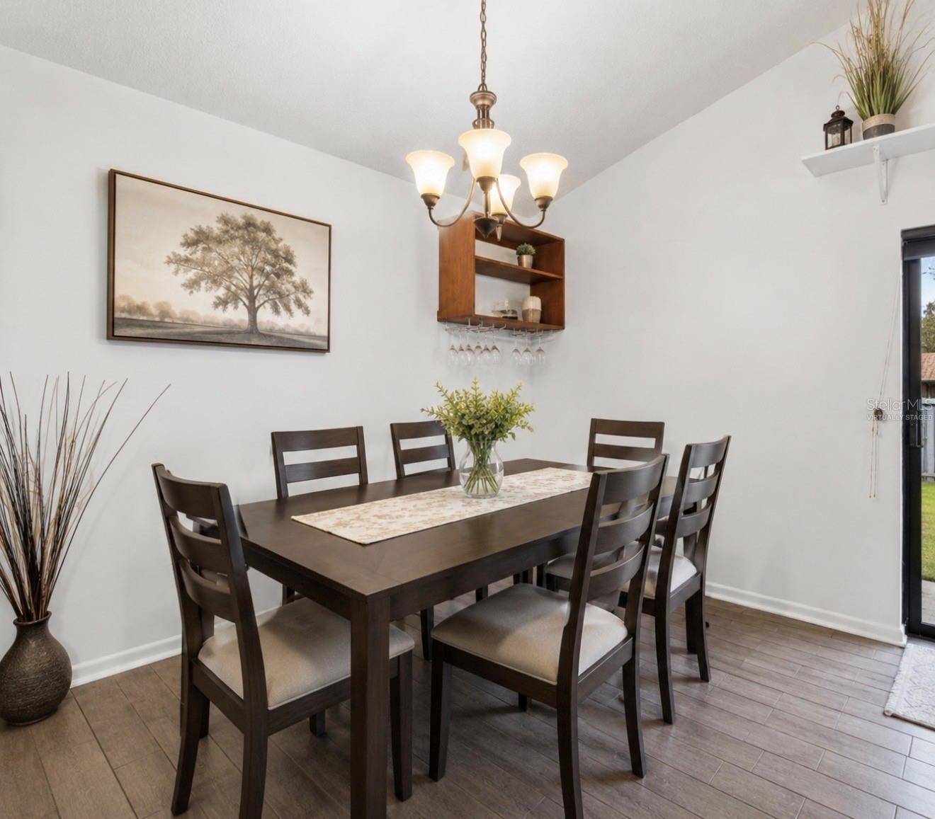 1932 GREGORY DR