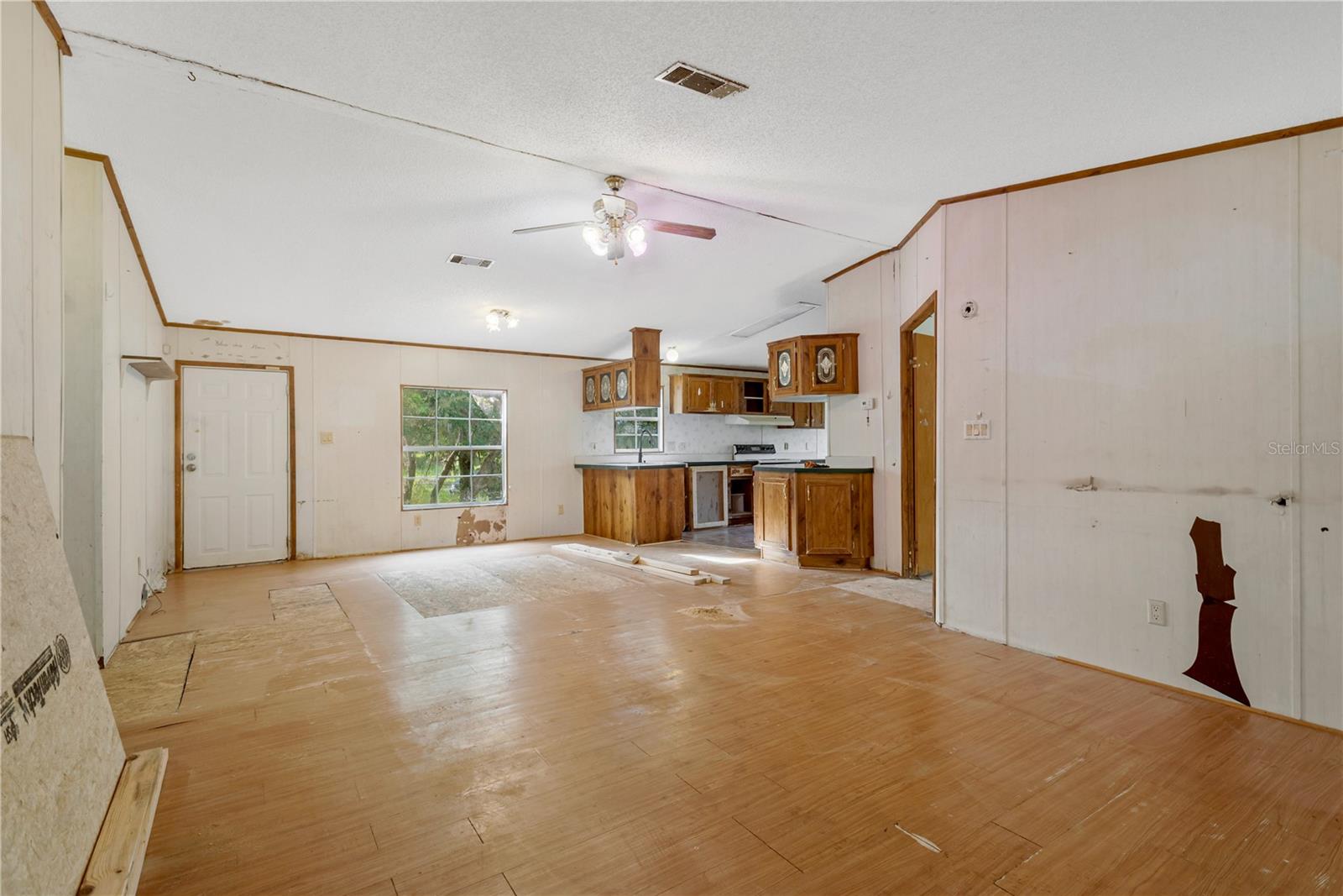 11620 E BAY RD