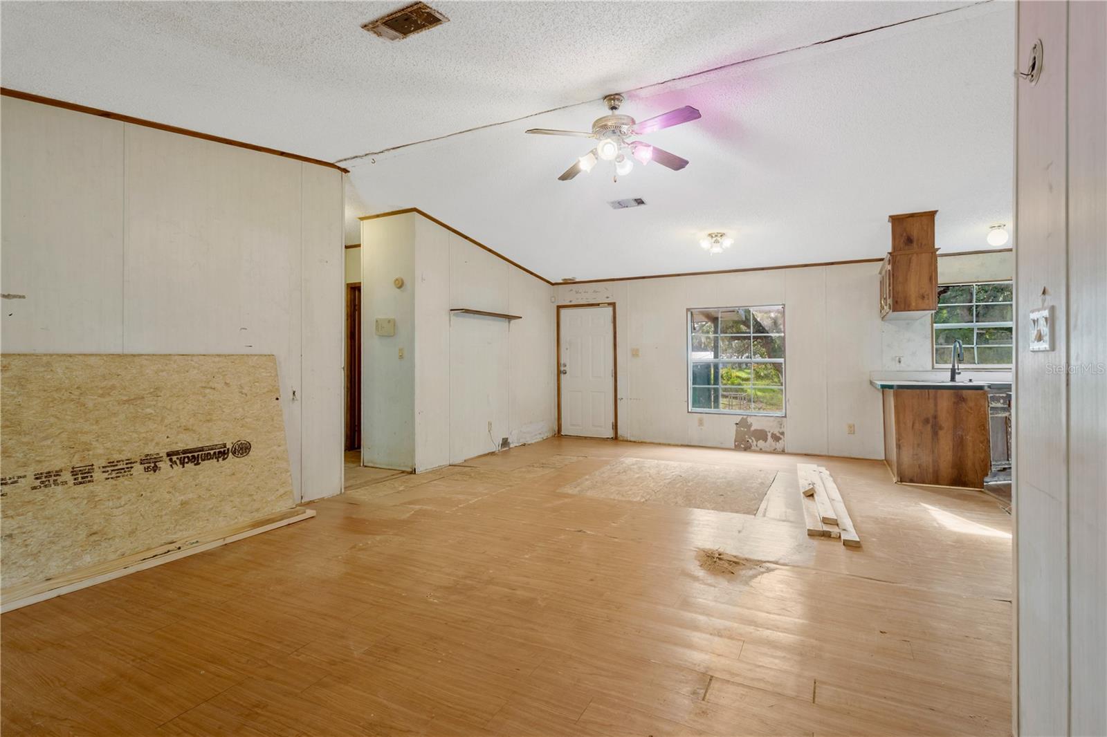 11620 E BAY RD