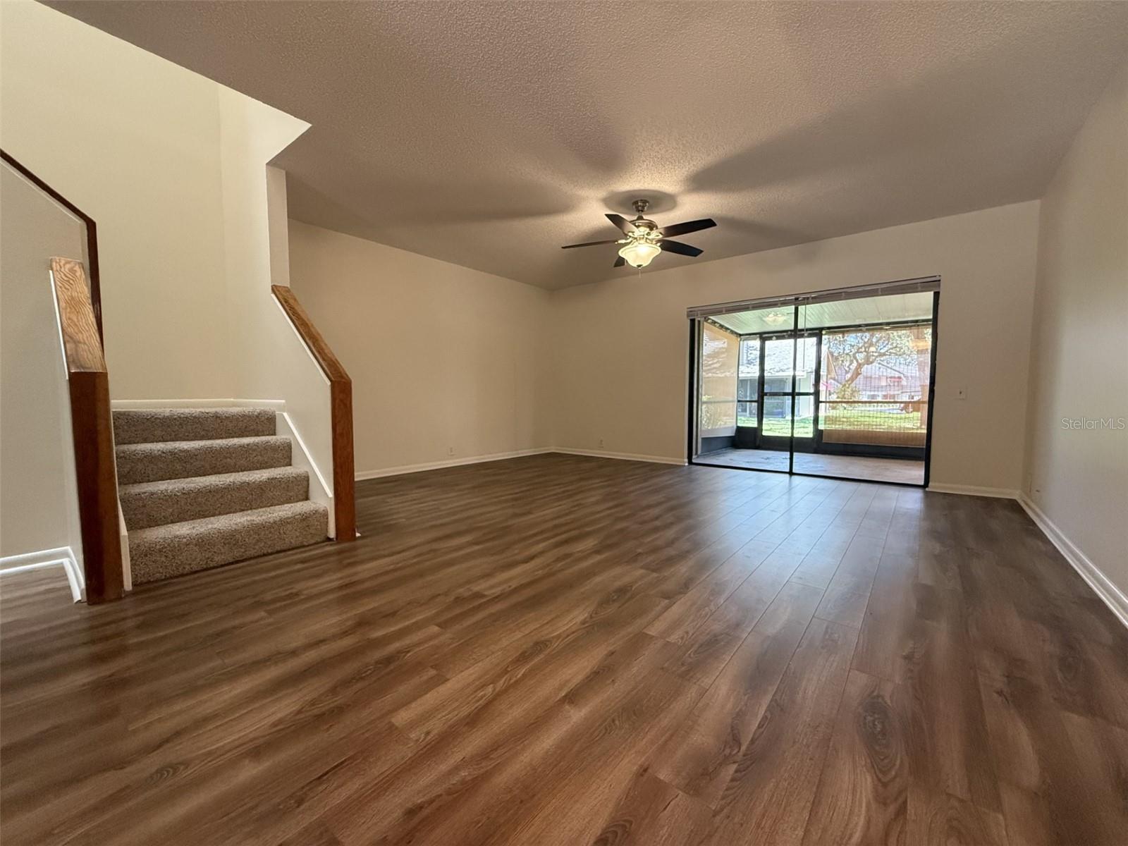 819 OAK PARK PL