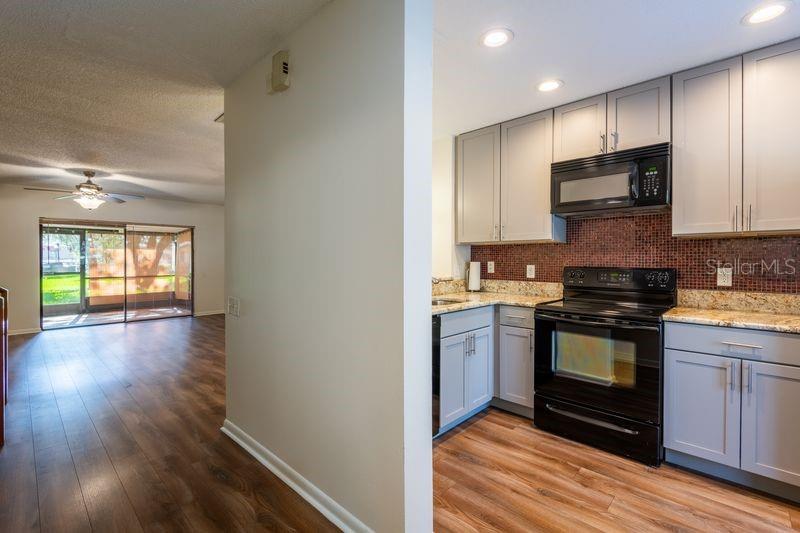 819 OAK PARK PL