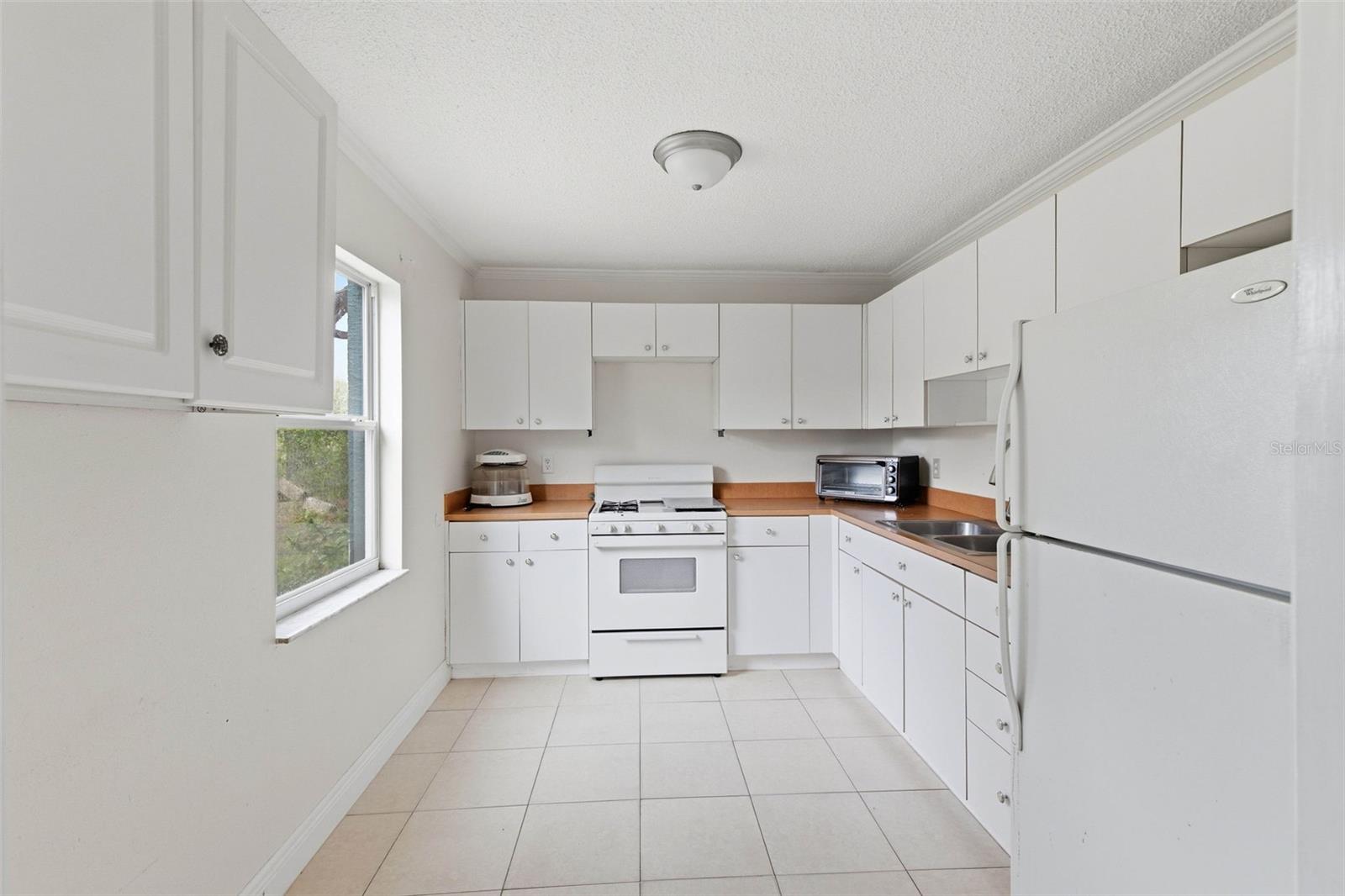 14404 AMY LN