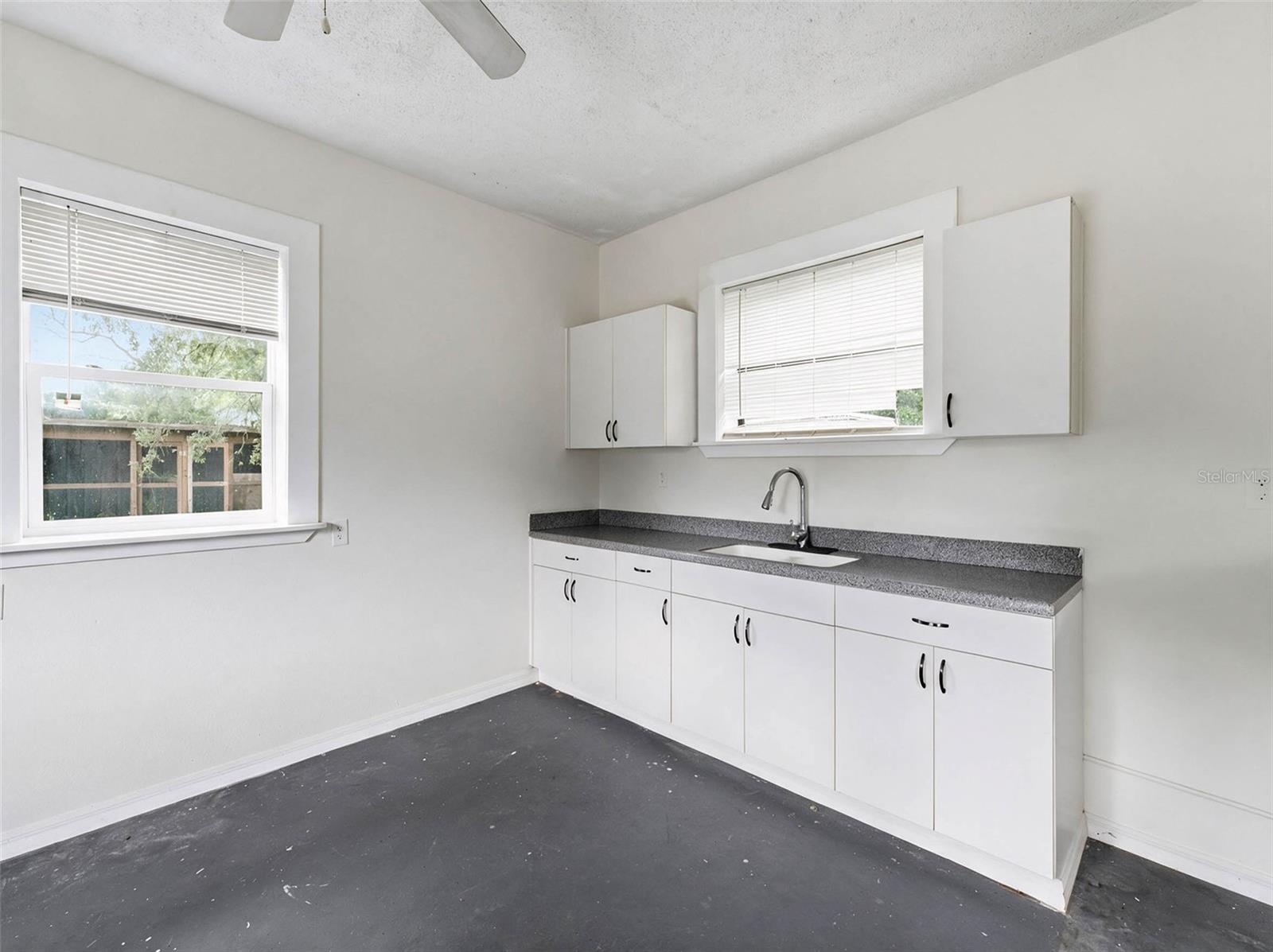 14404 AMY LN