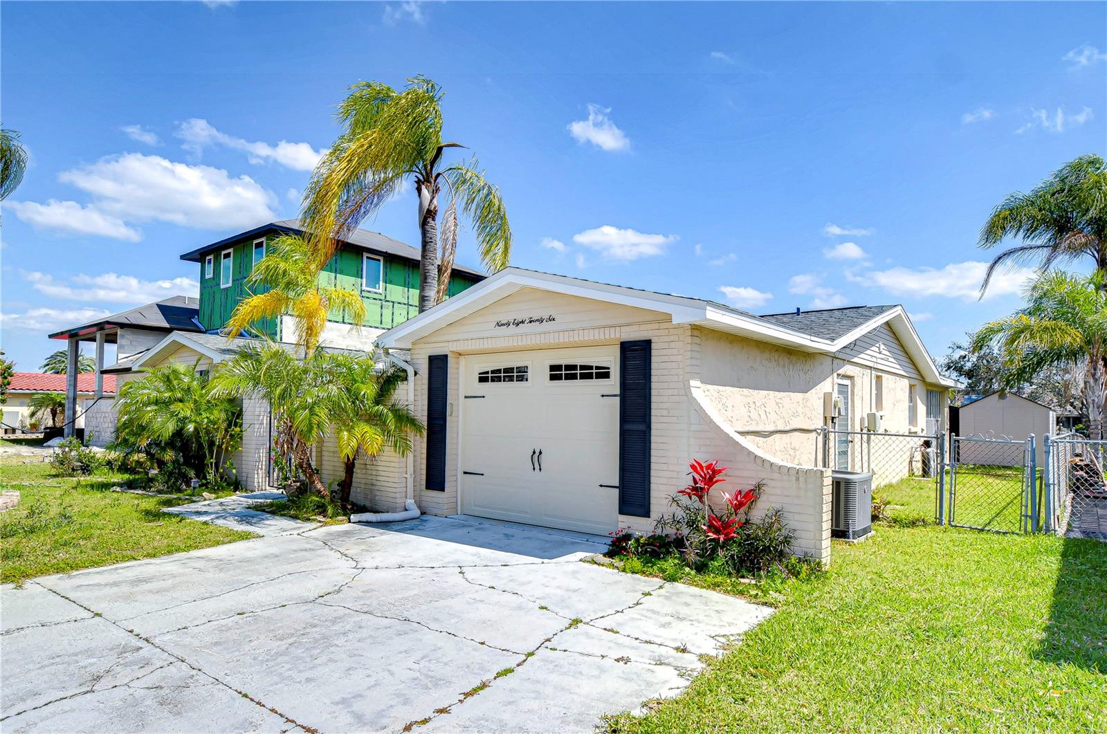 9826 ISLAND HARBOR DR
