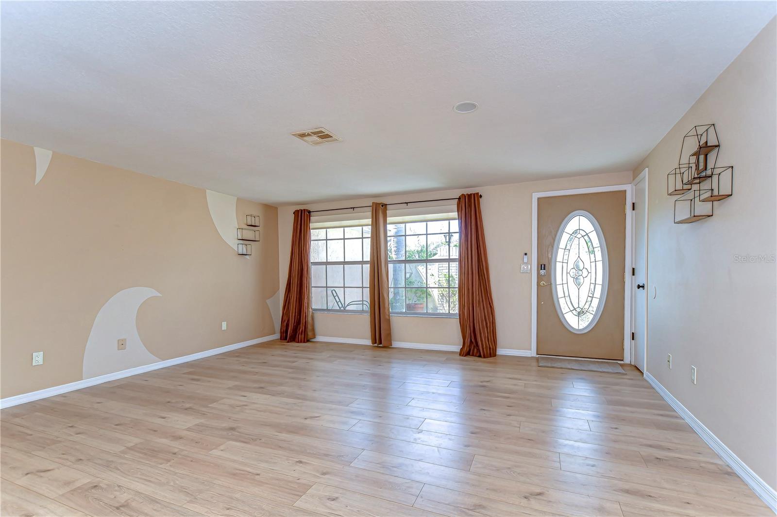 9826 ISLAND HARBOR DR