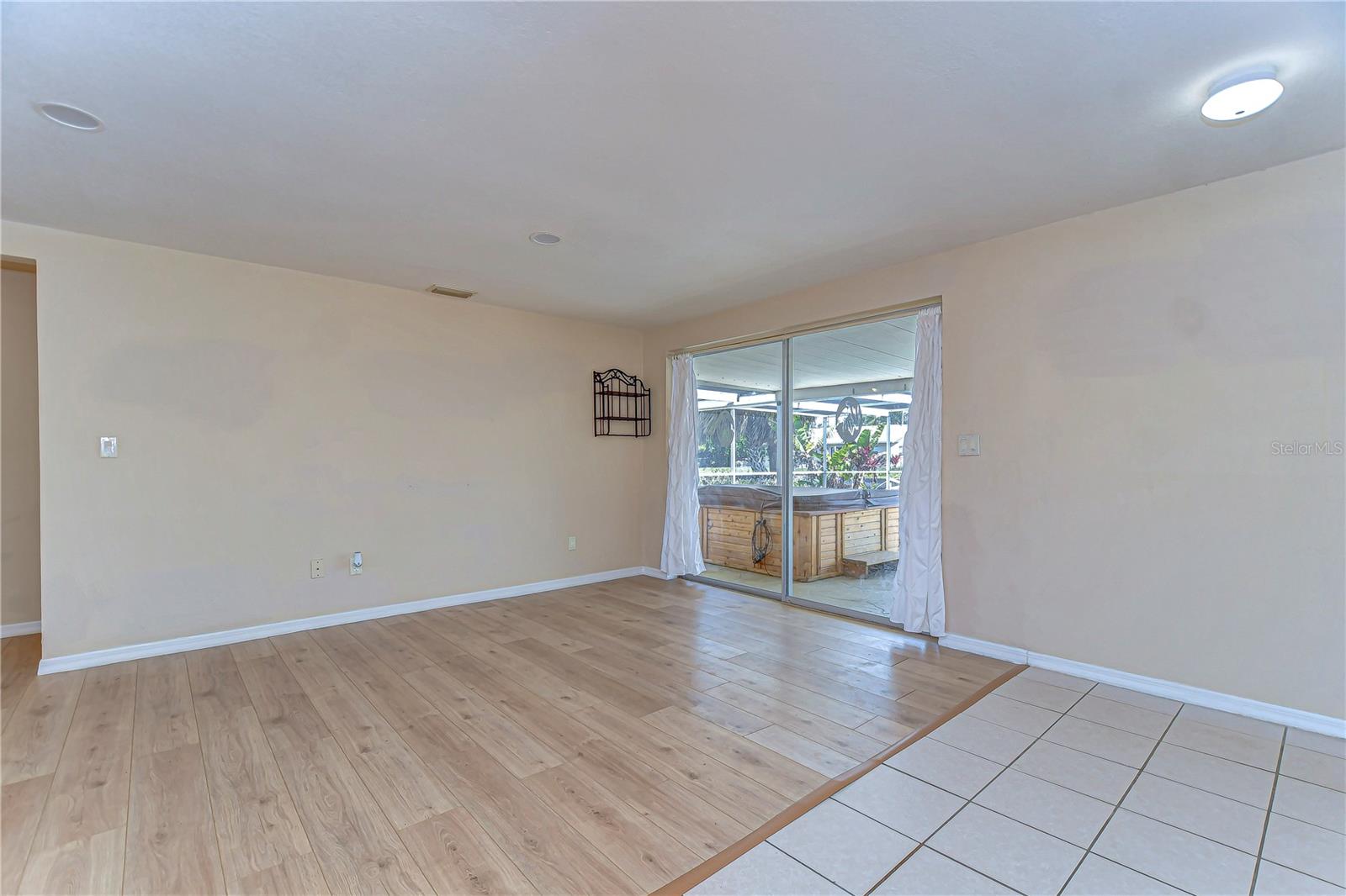 9826 ISLAND HARBOR DR