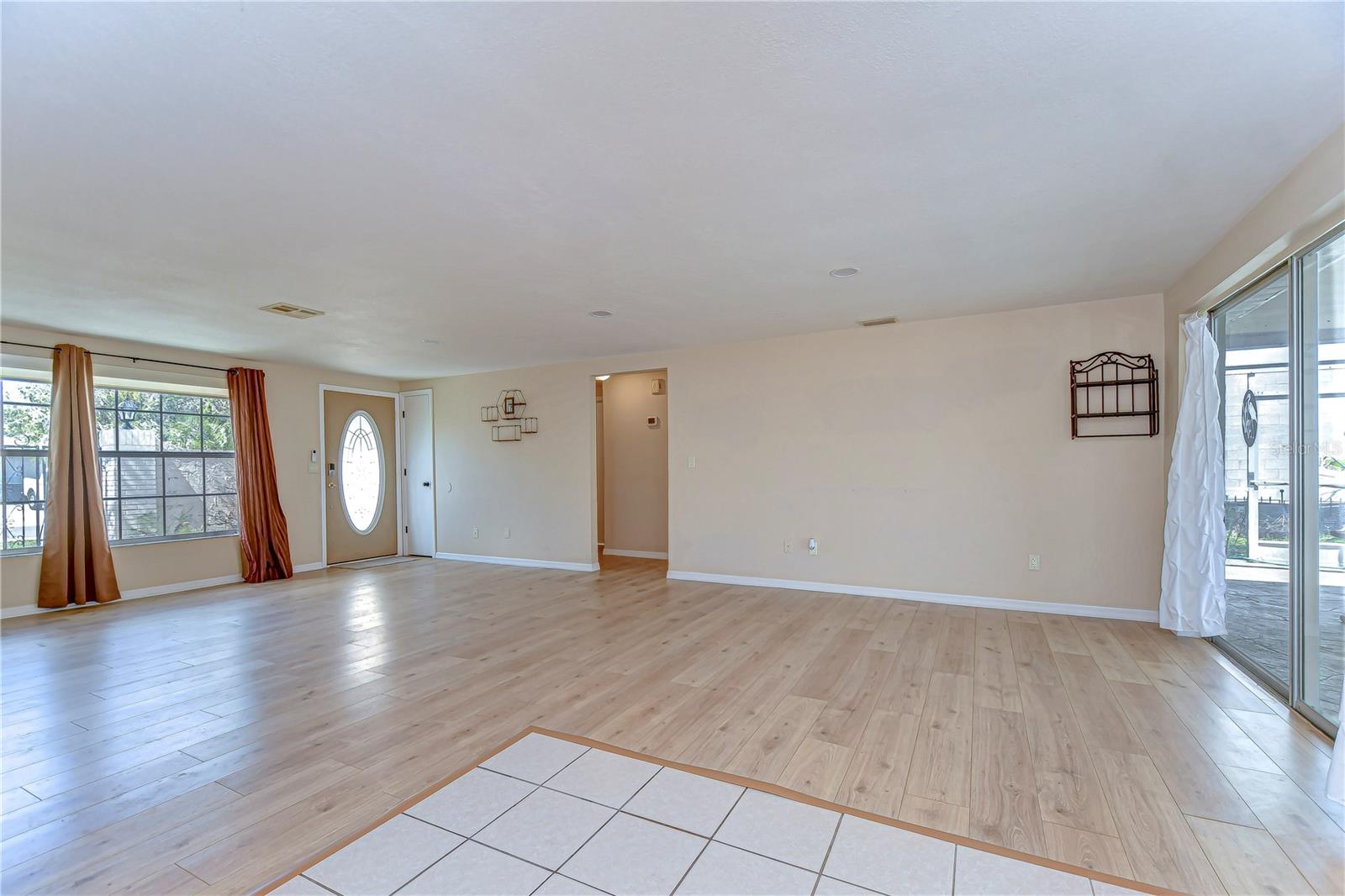 9826 ISLAND HARBOR DR