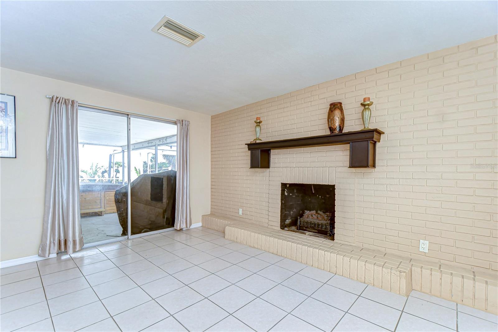 9826 ISLAND HARBOR DR