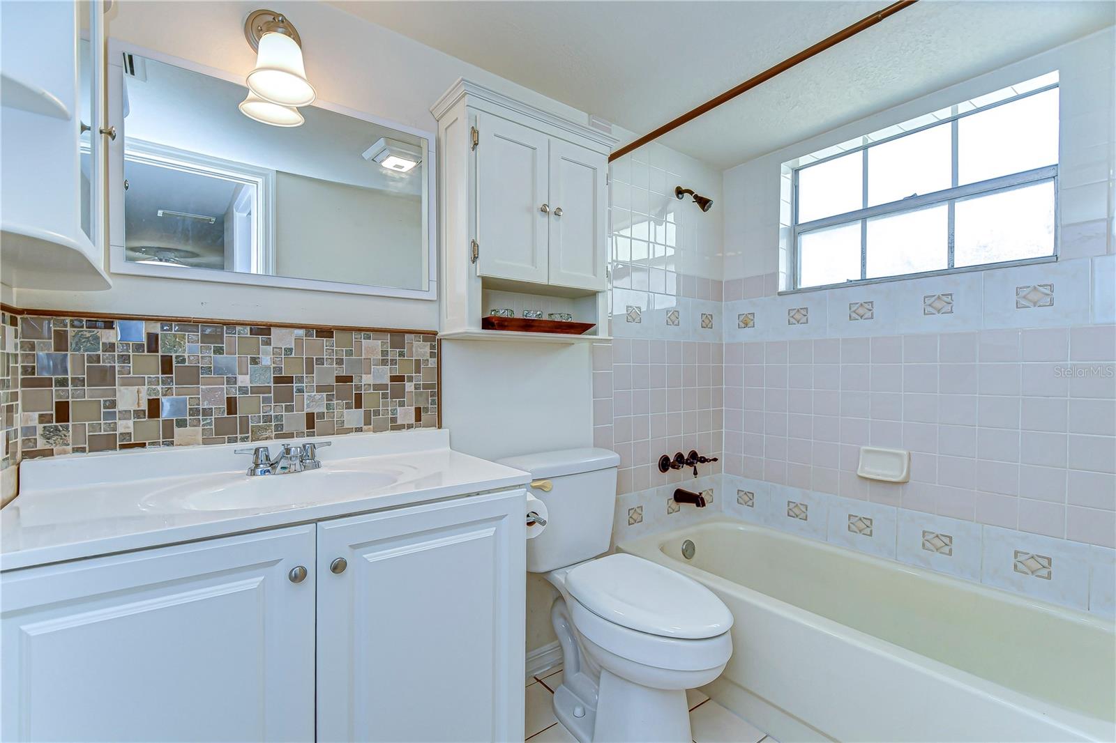 9826 ISLAND HARBOR DR