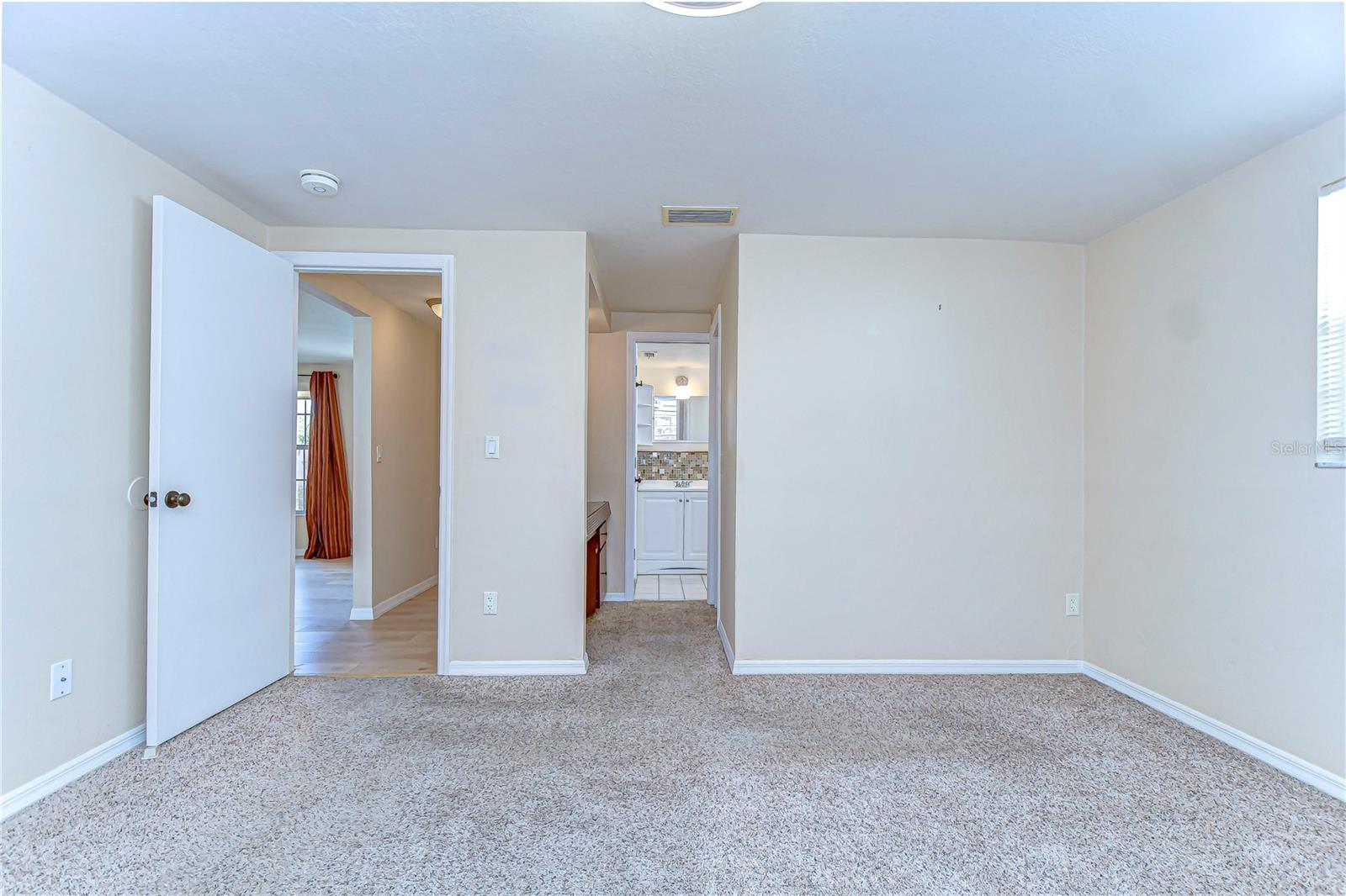 9826 ISLAND HARBOR DR