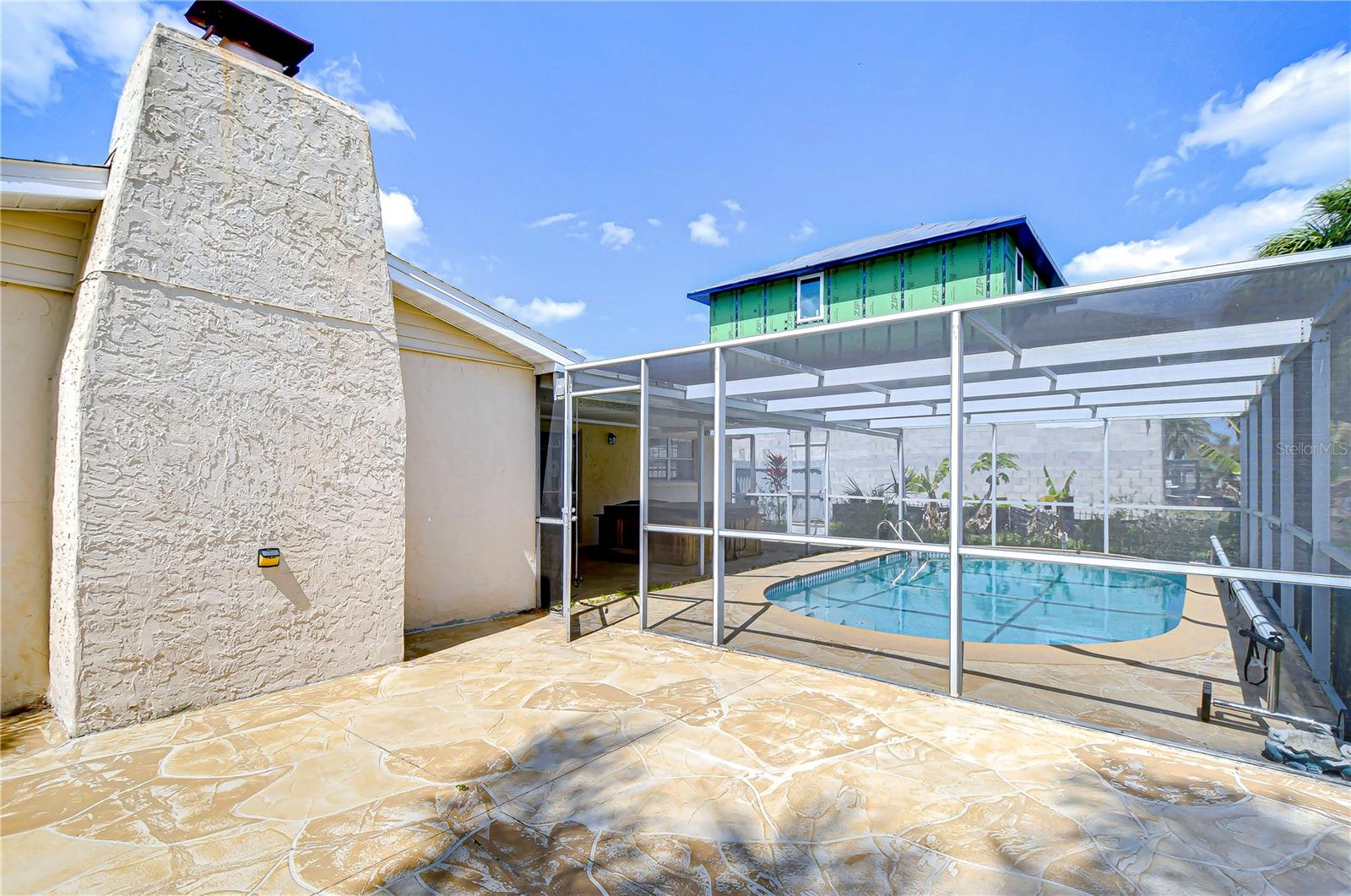 9826 ISLAND HARBOR DR