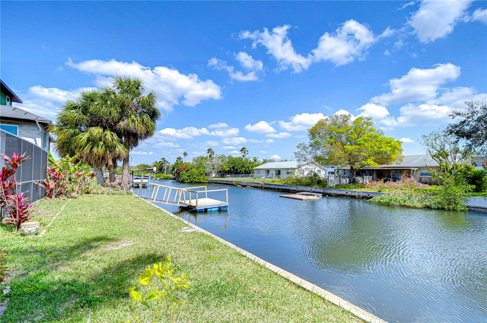 9826 ISLAND HARBOR DR