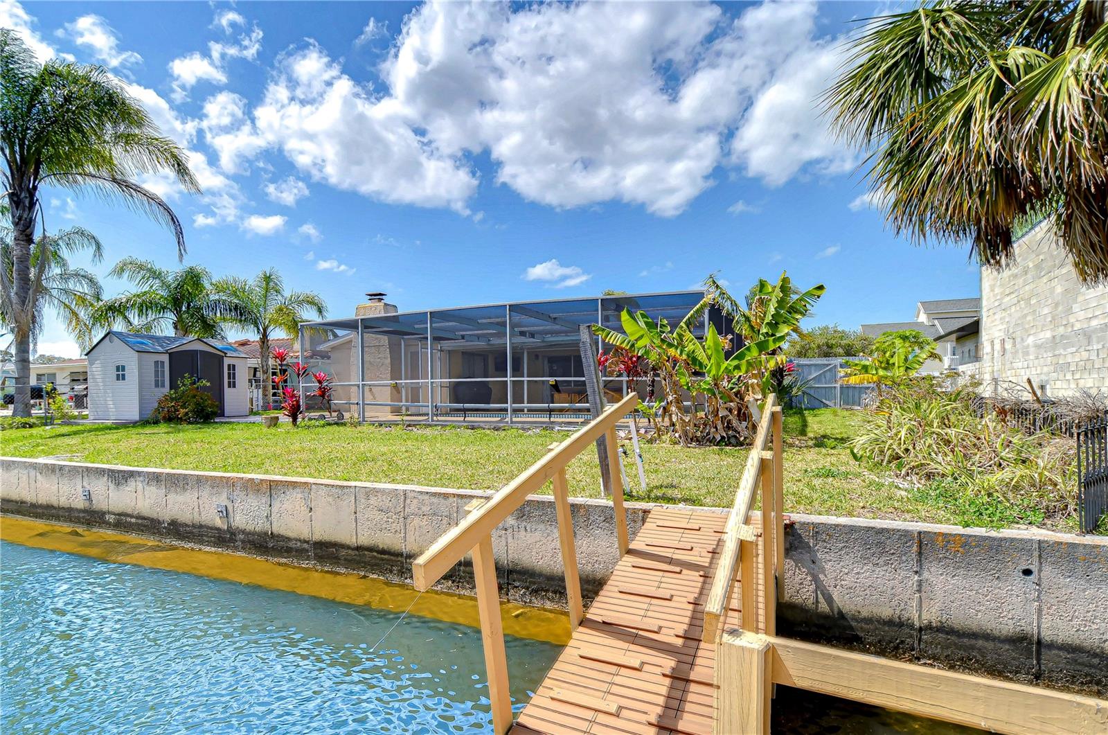 9826 ISLAND HARBOR DR