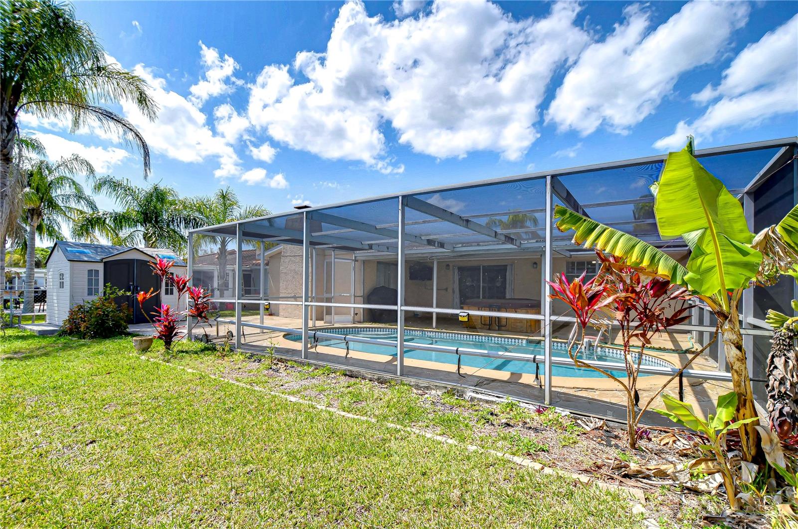 9826 ISLAND HARBOR DR