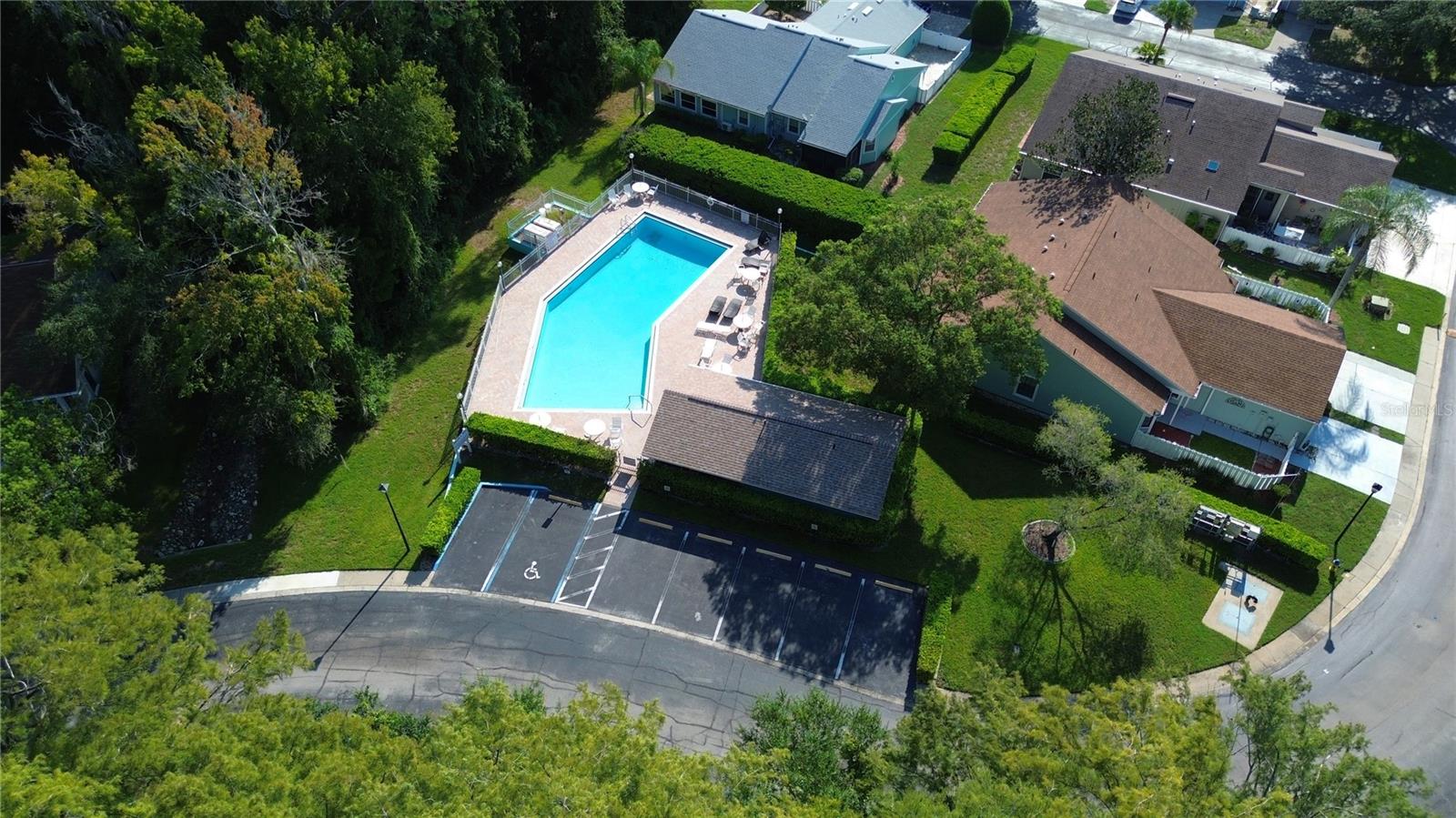12537 HOLLYBROOK LN