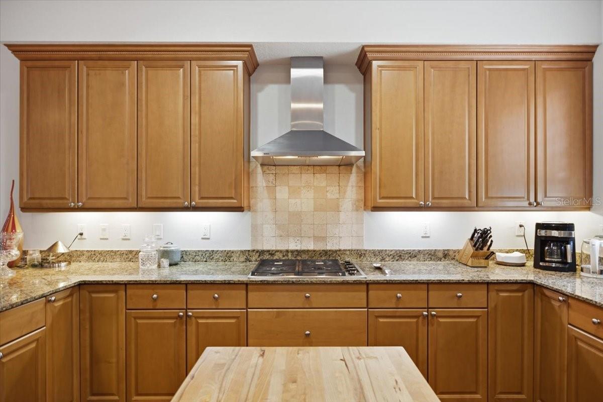 114 E DAVIS BLVD #8
