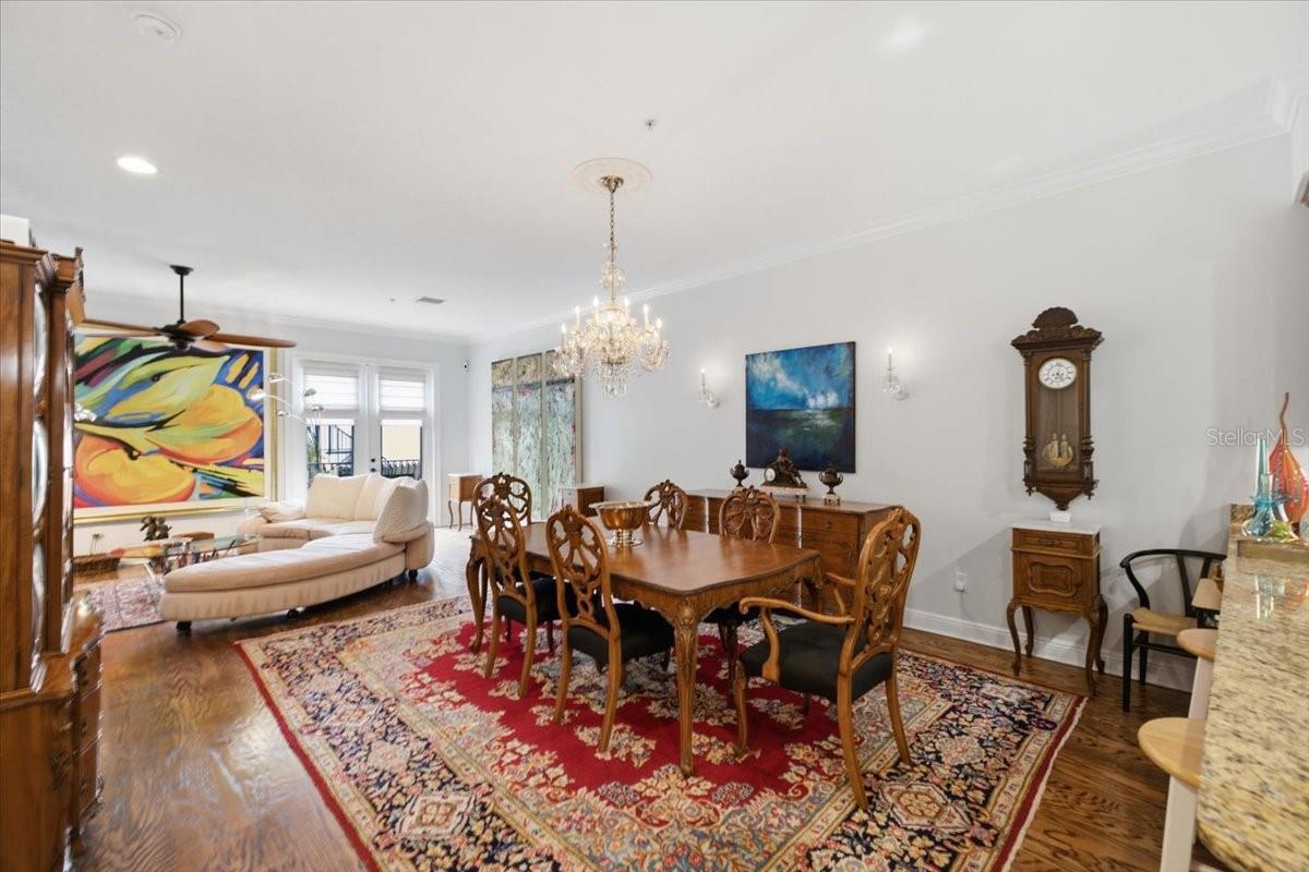 114 E DAVIS BLVD #8